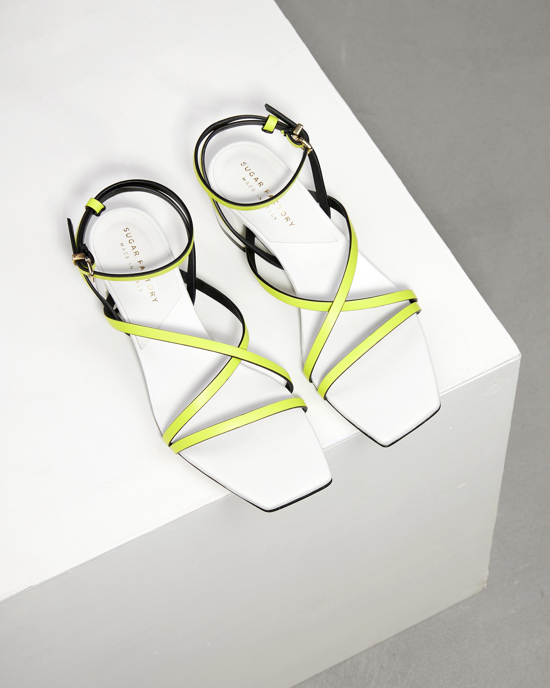 Салатовые кожаные босоножки - Image 2 of 6