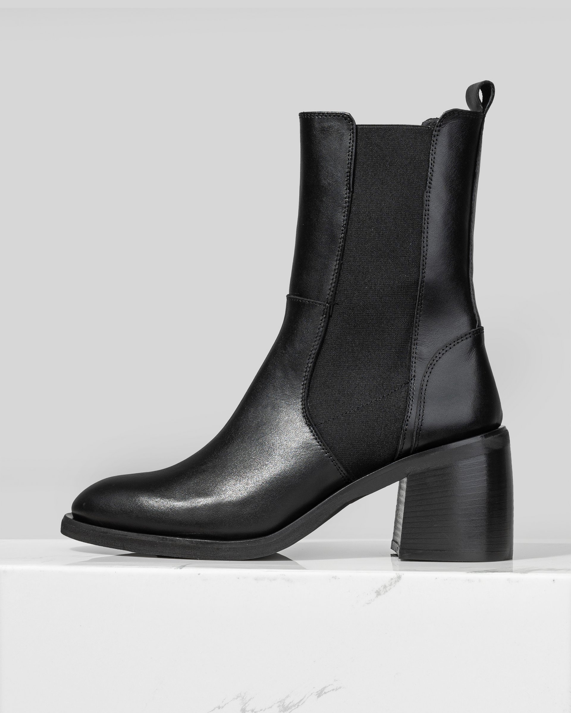 Черные кожаные полусапоги