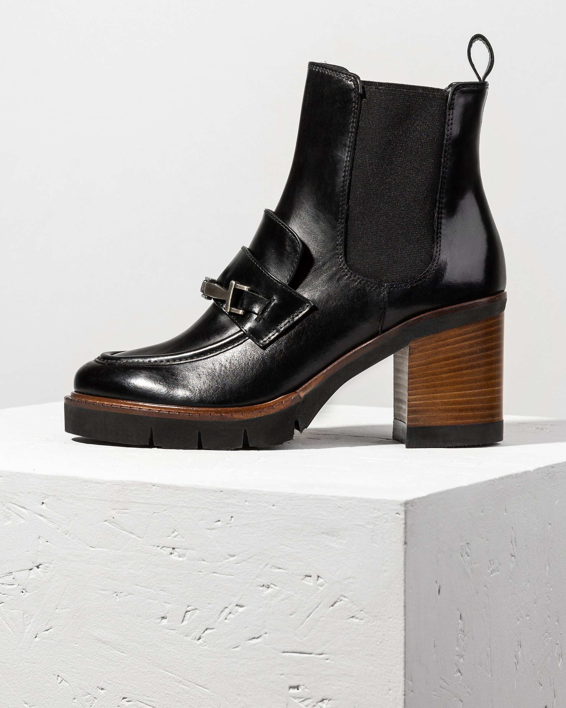 Черные кожаные ботинки на каблуке - Main image