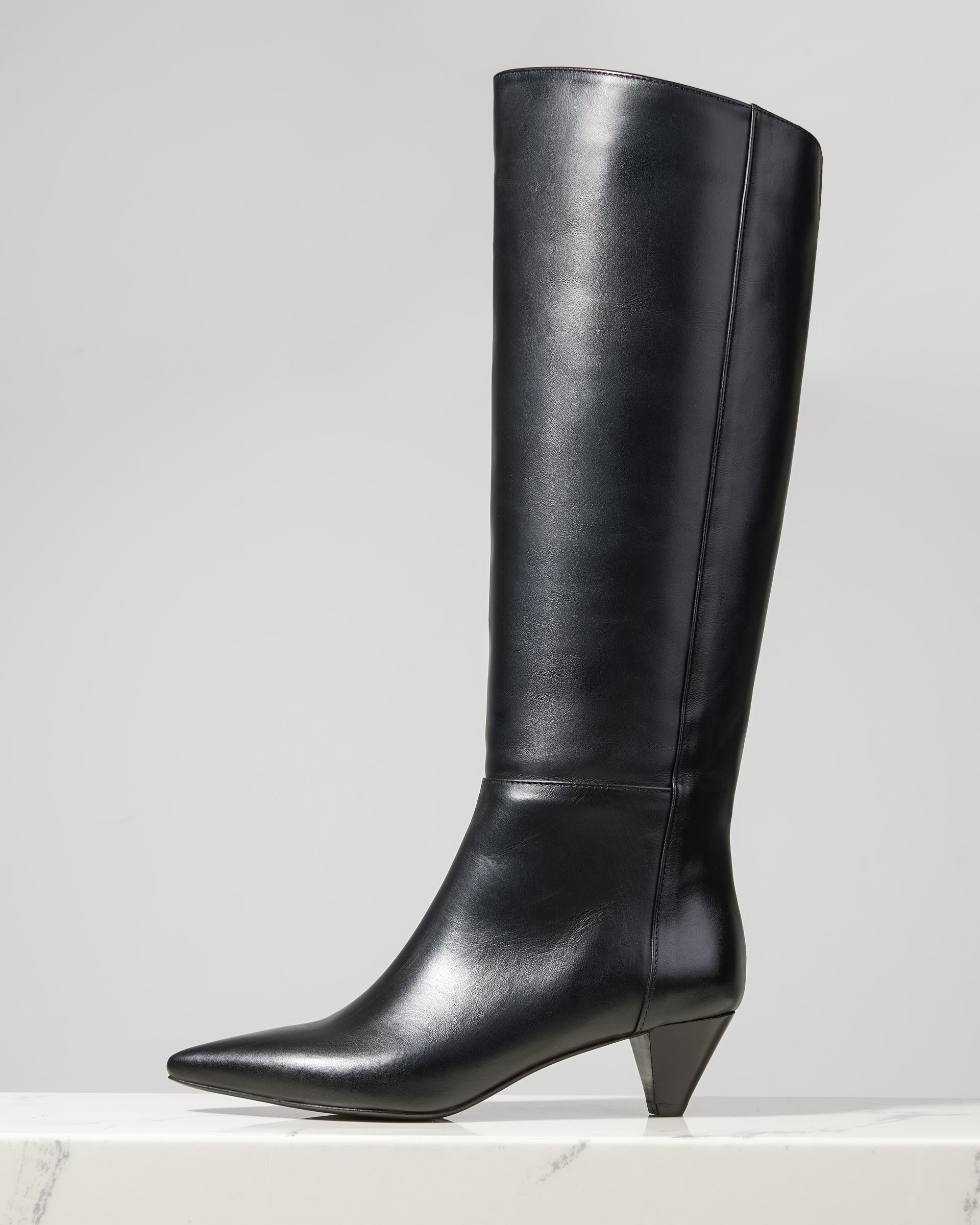 Черные кожаные сапоги - Main image