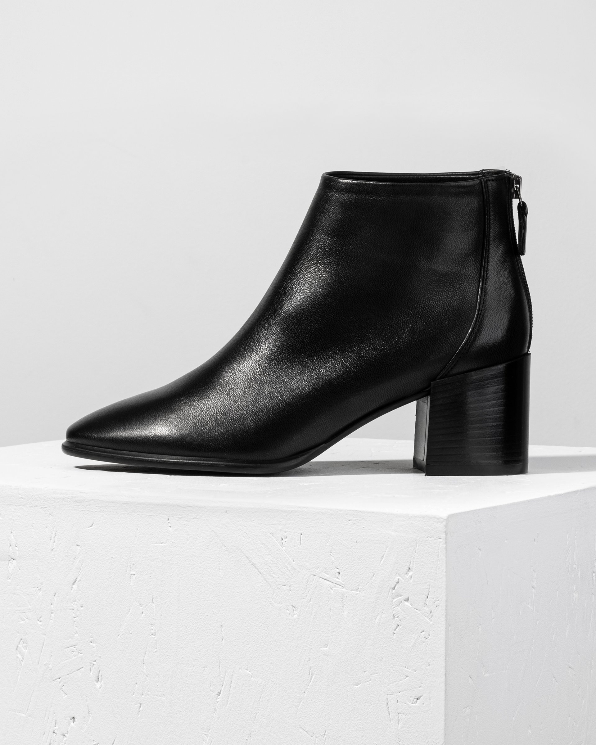 Черные ботильоны из натуральной кожи - Main image