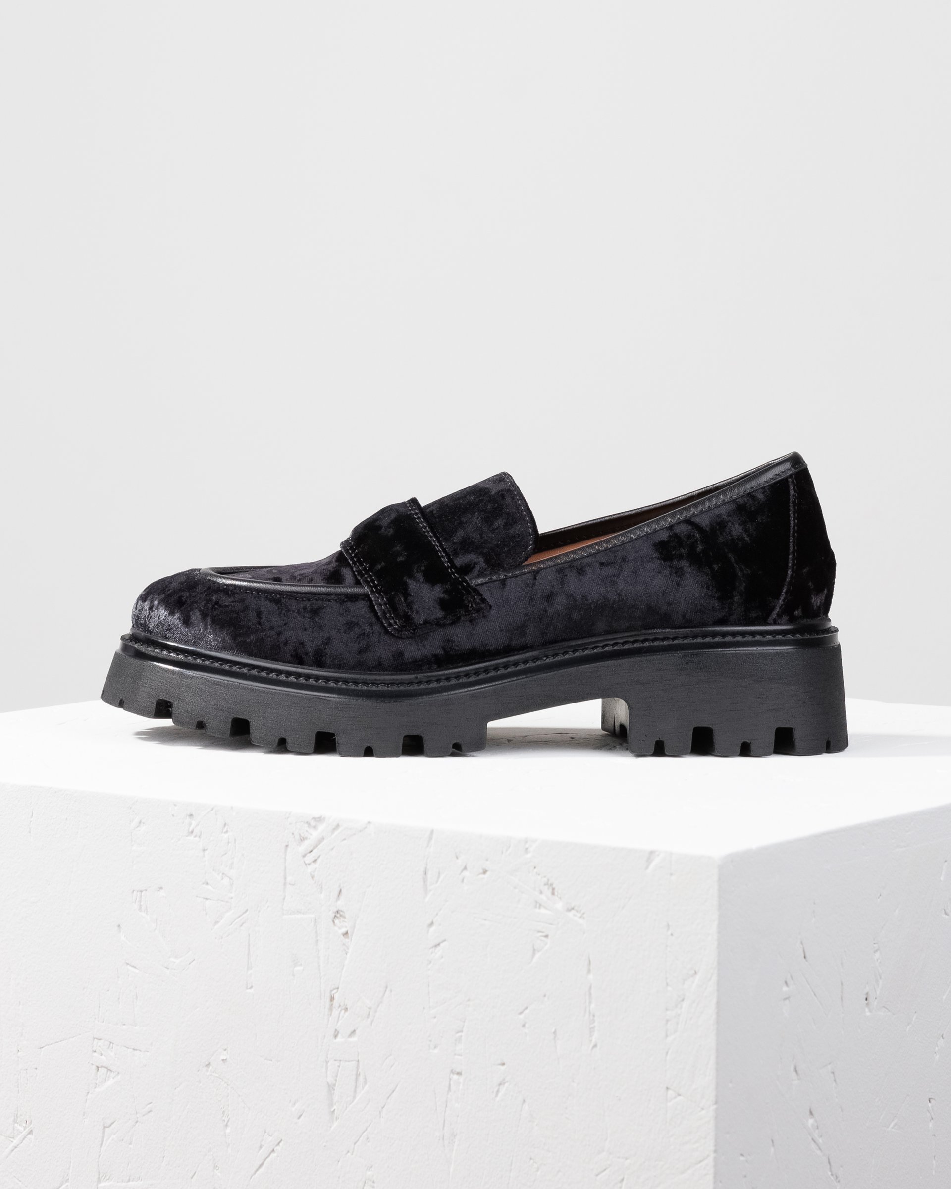 Черные лоферы из велюра - Main image
