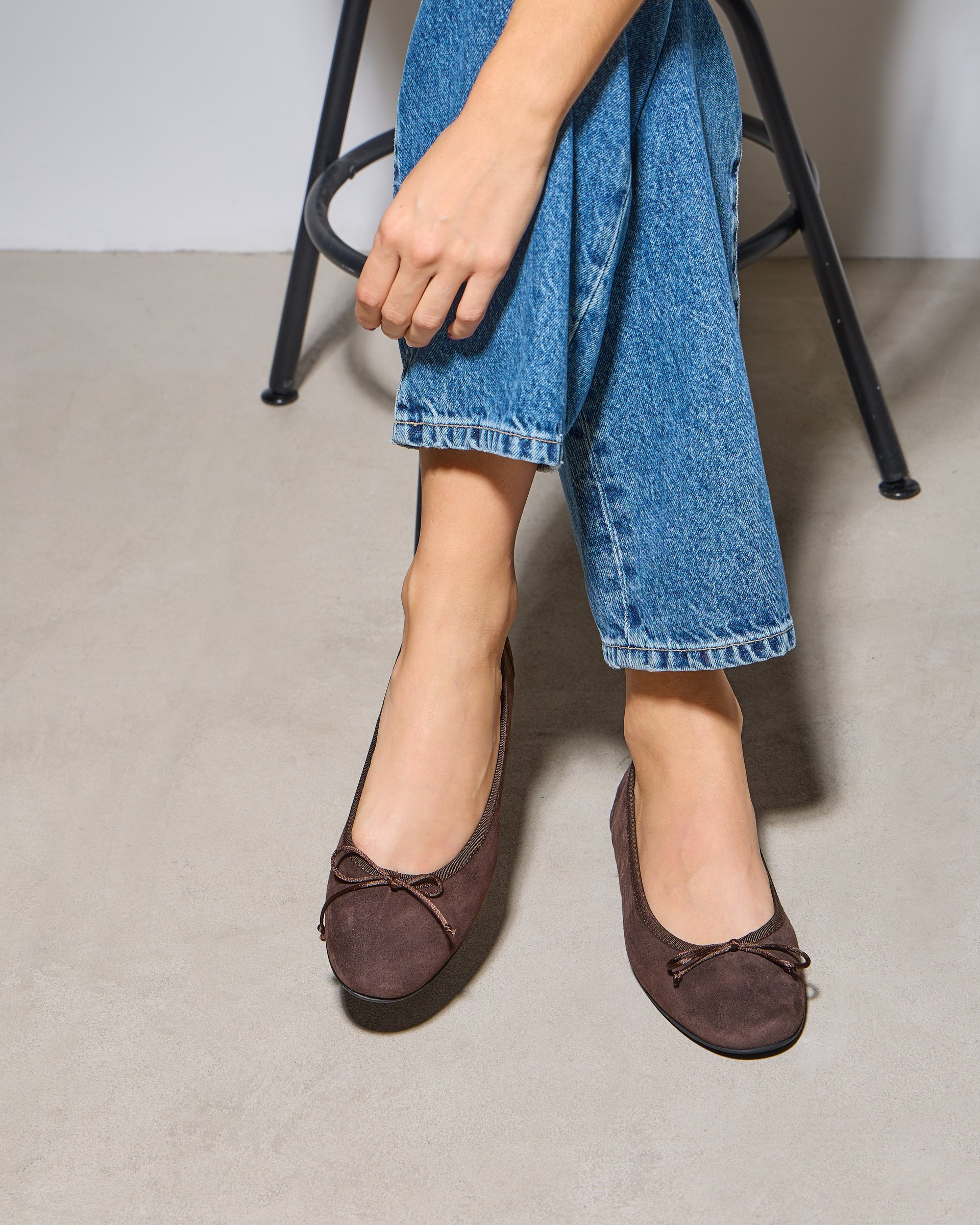 Тёмно-коричневые замшевые балетки - Image 7 of 7