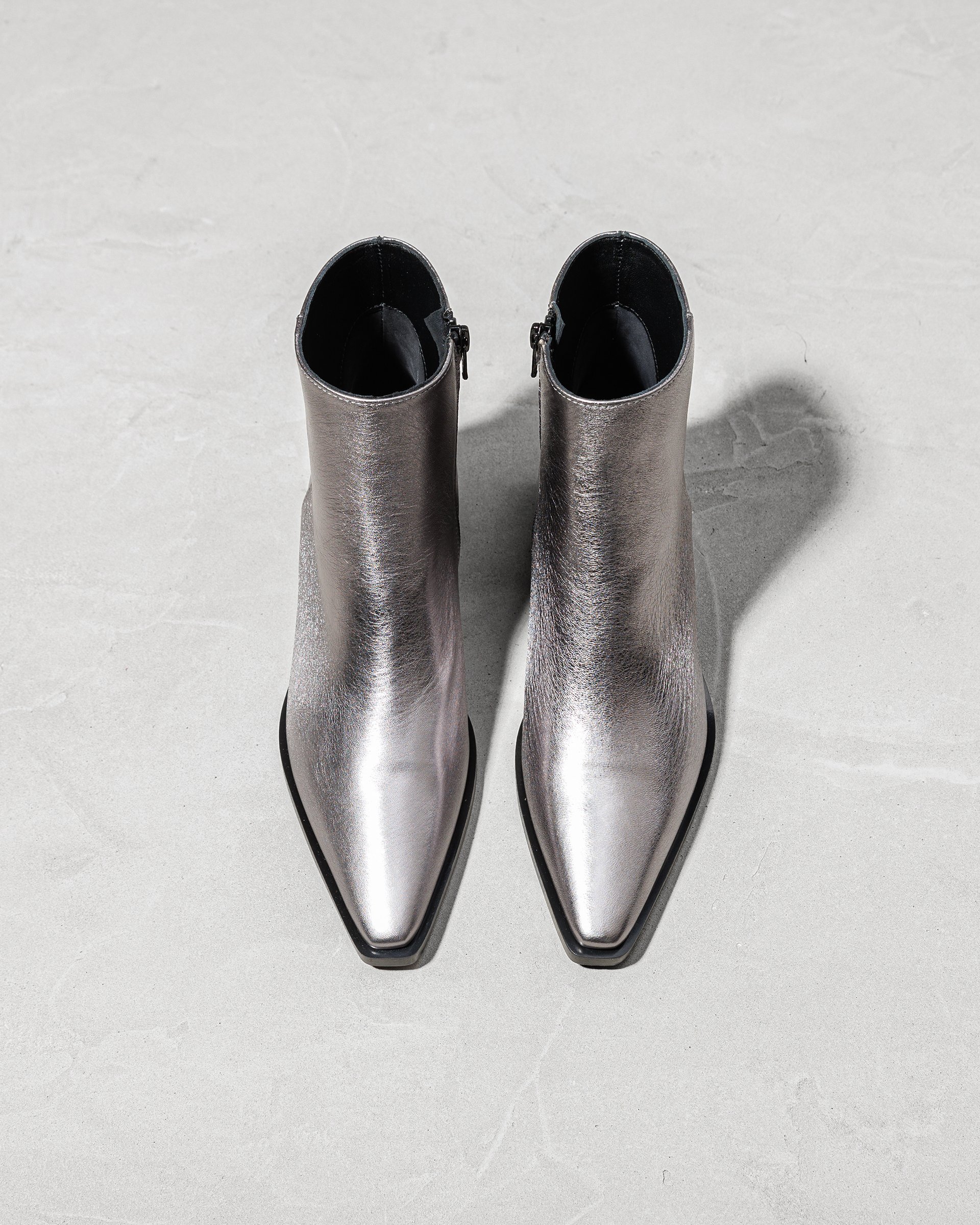 Казаки из натуральной кожи серебристого цвета - Image 3 of 6