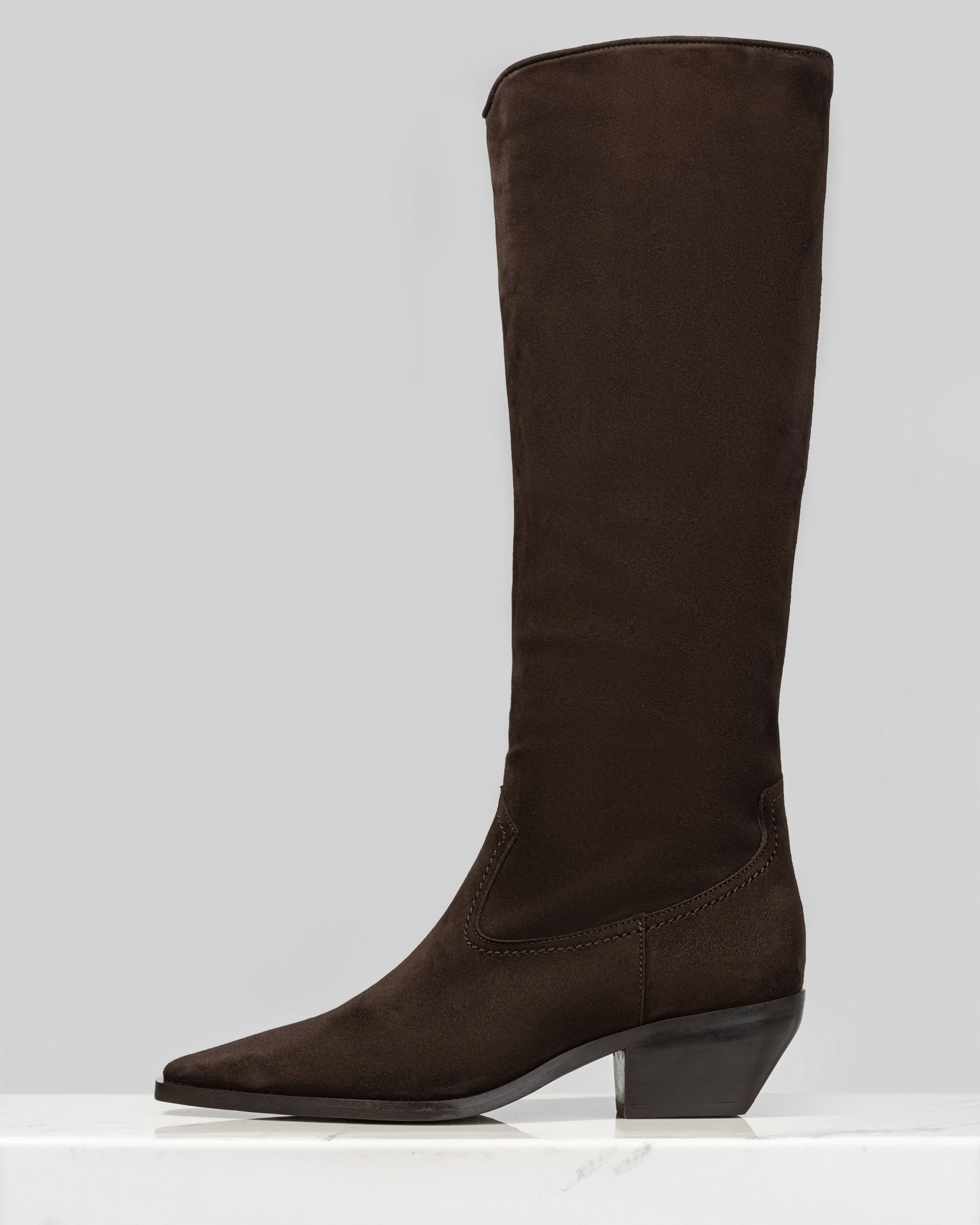 Сапоги из темно-коричневой замши