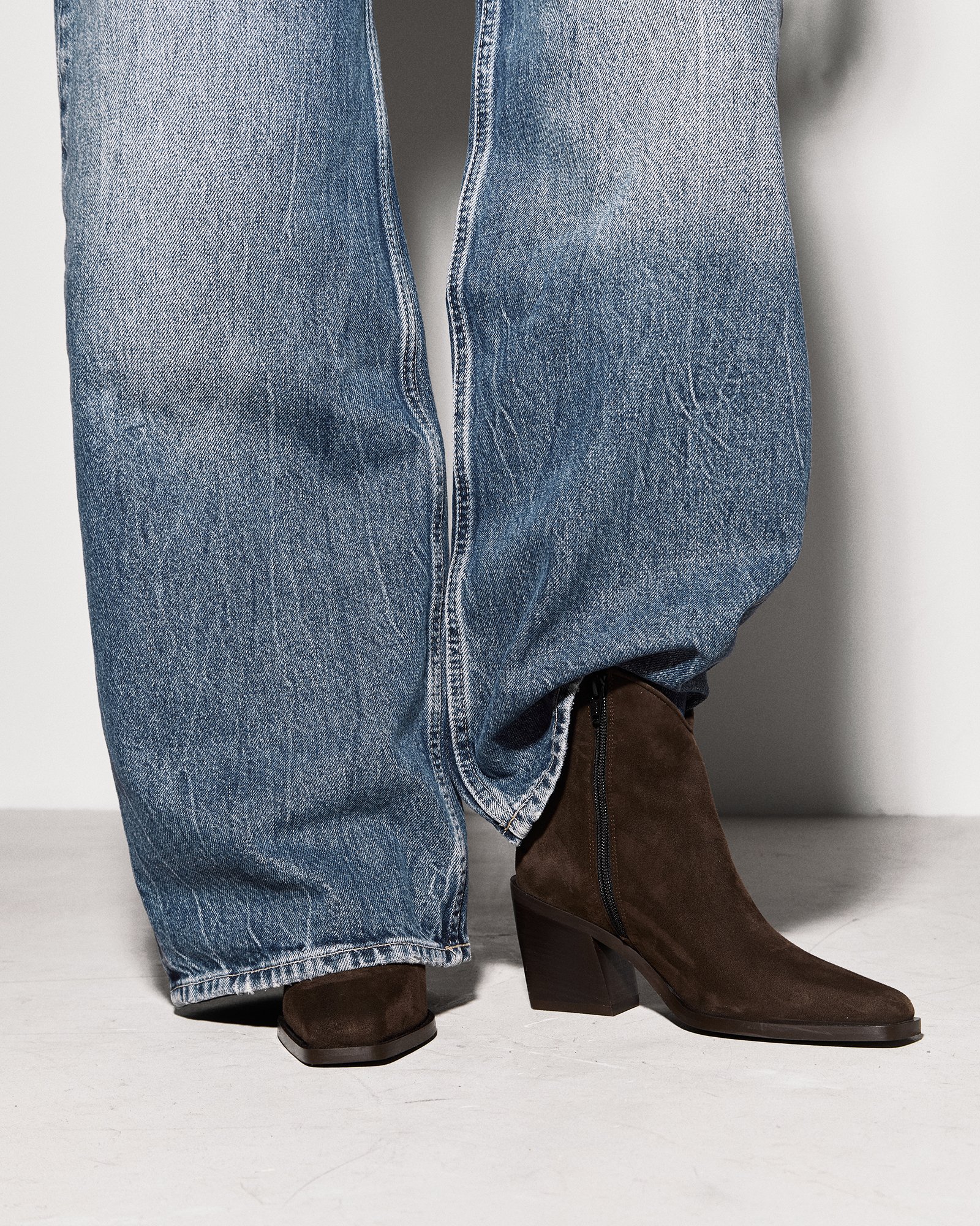 Коричневые замшевые ботильоны - Image 5 of 5