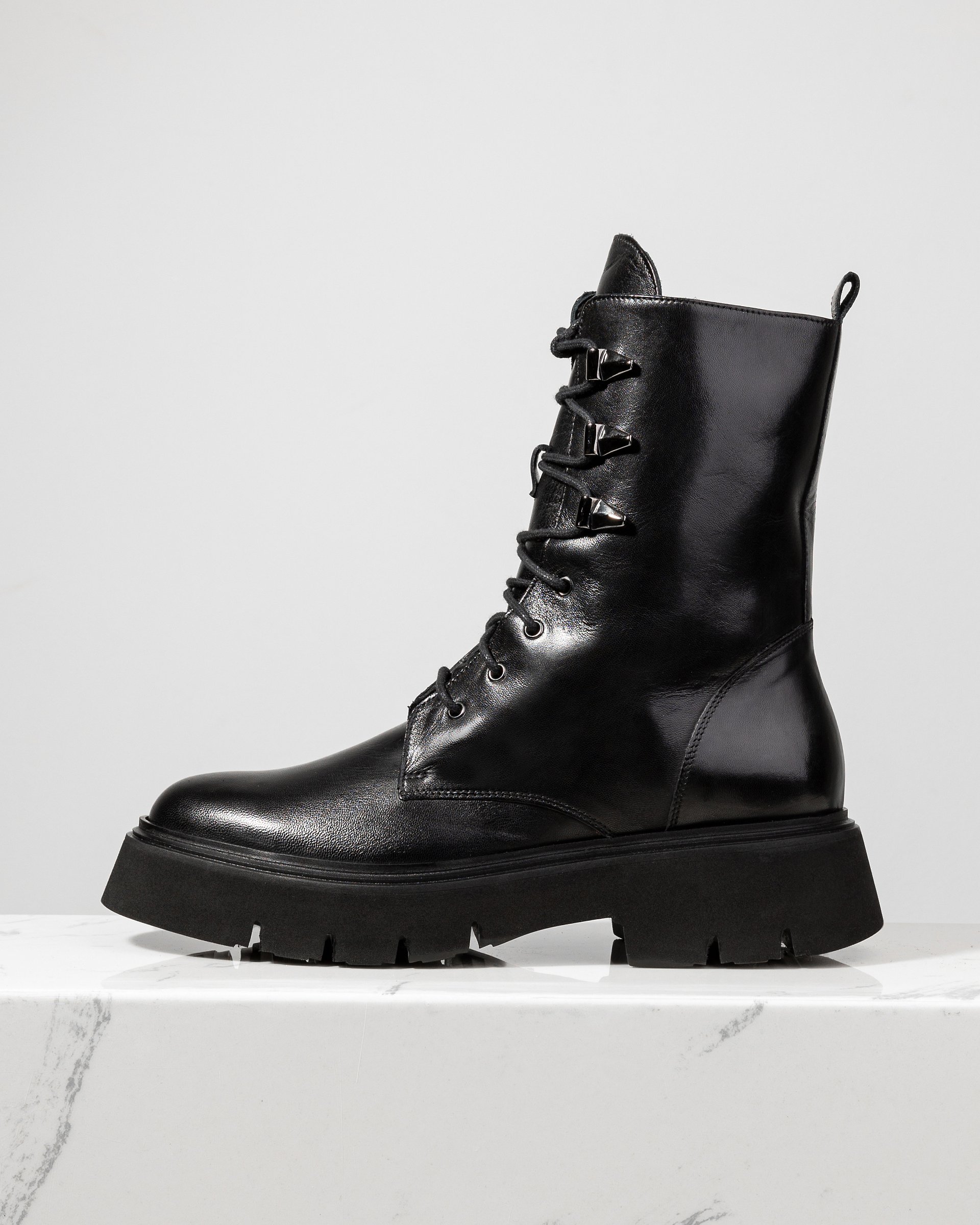 Черные кожаные ботинки на шнуровке - Main image