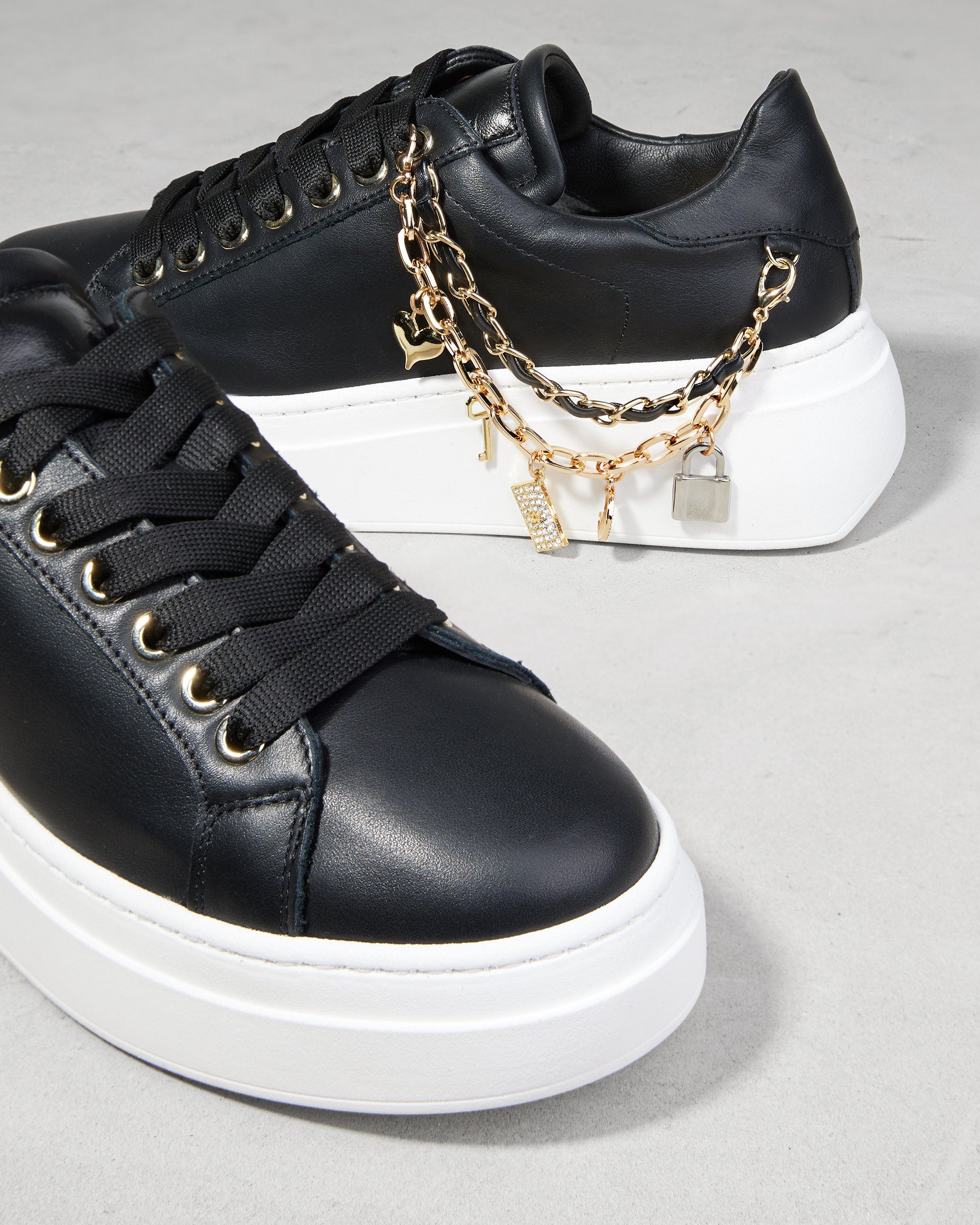 Черно-белые кожаные кроссовки - Image 4 of 7