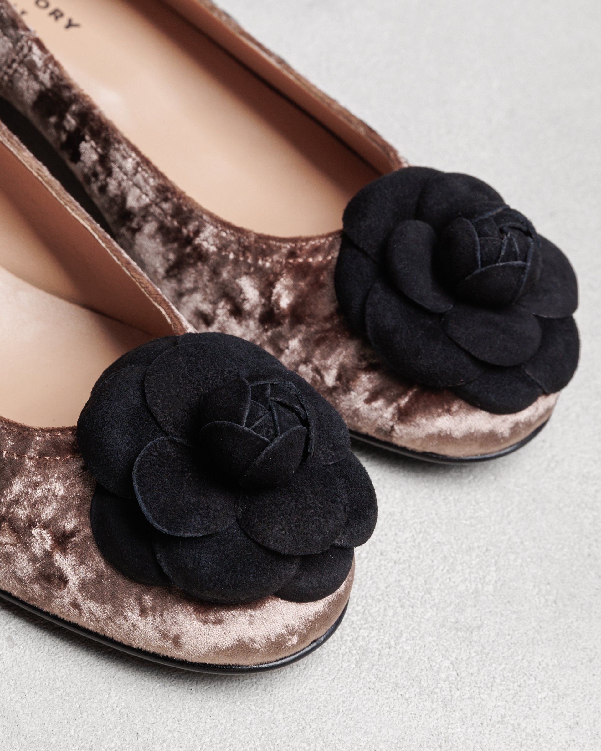 Бежевые балетки с цветочным декором - Image 4 of 7