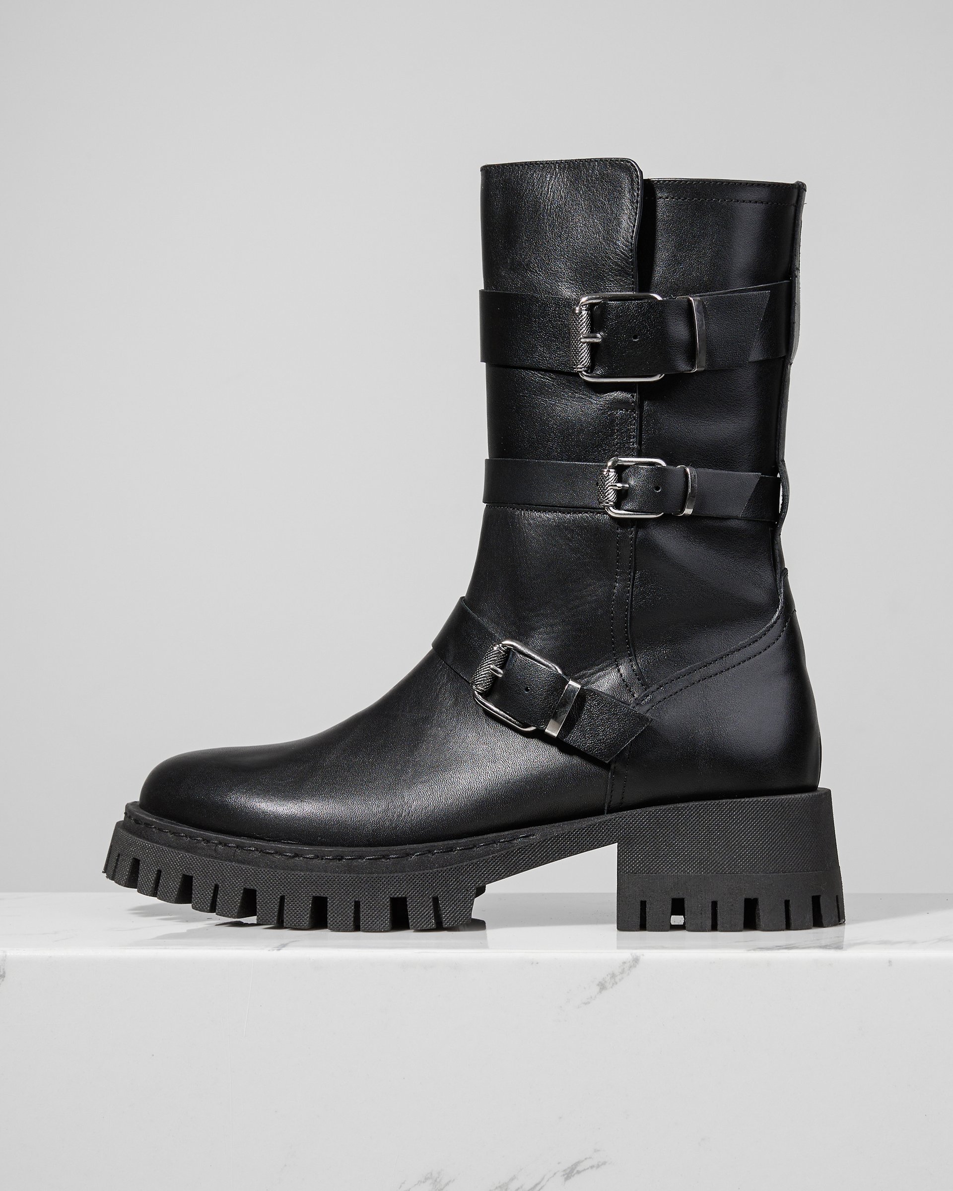 Черные кожаные ботинки на ремнях - Main image