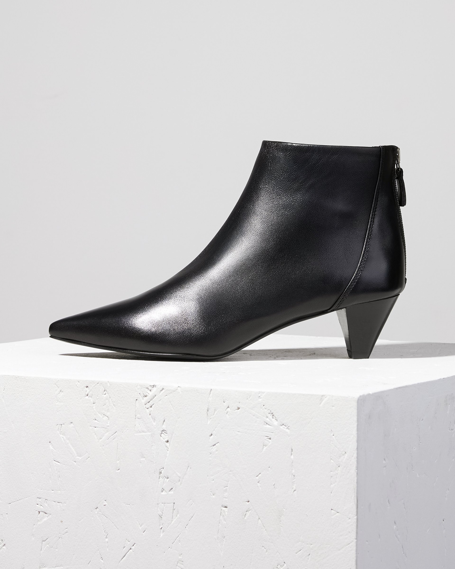Черные ботильоны из натуральной кожи - Main image