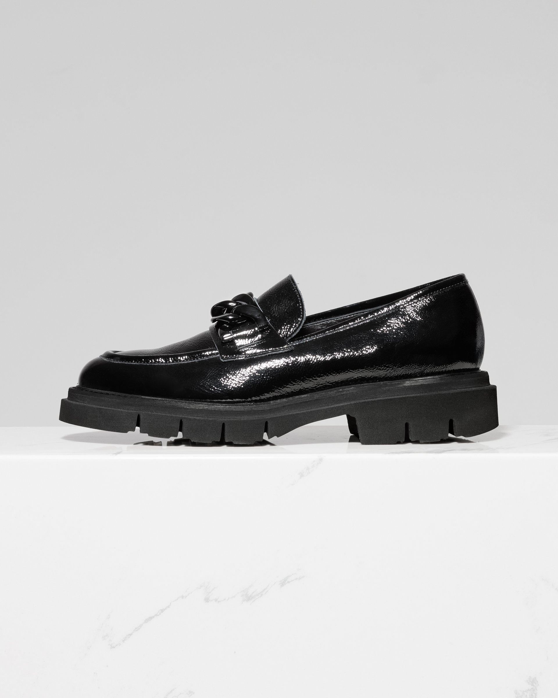 Черные лоферы из натуральной лакированной кожи - Main image