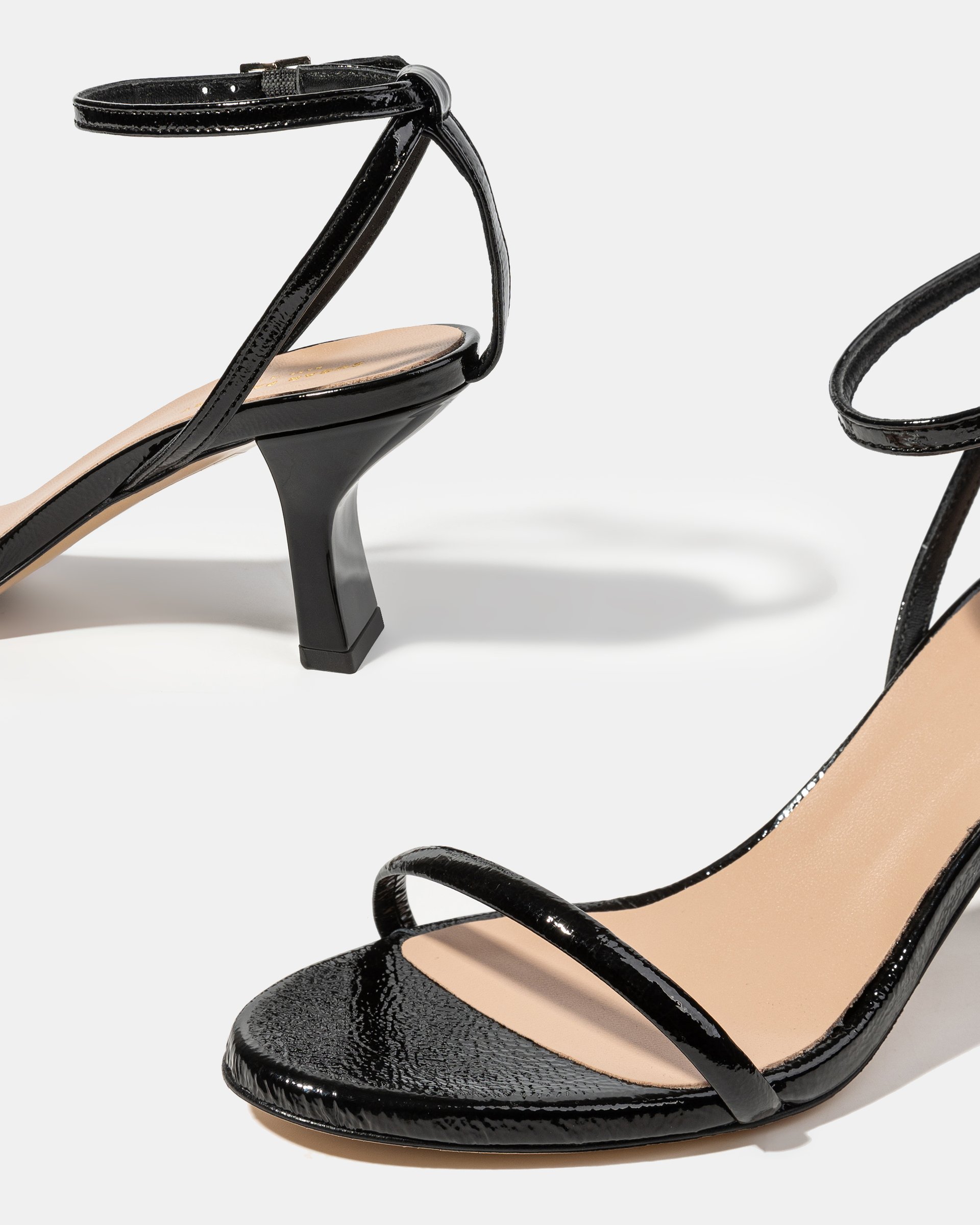 Черные босоножки на каблуке - Image 4 of 4