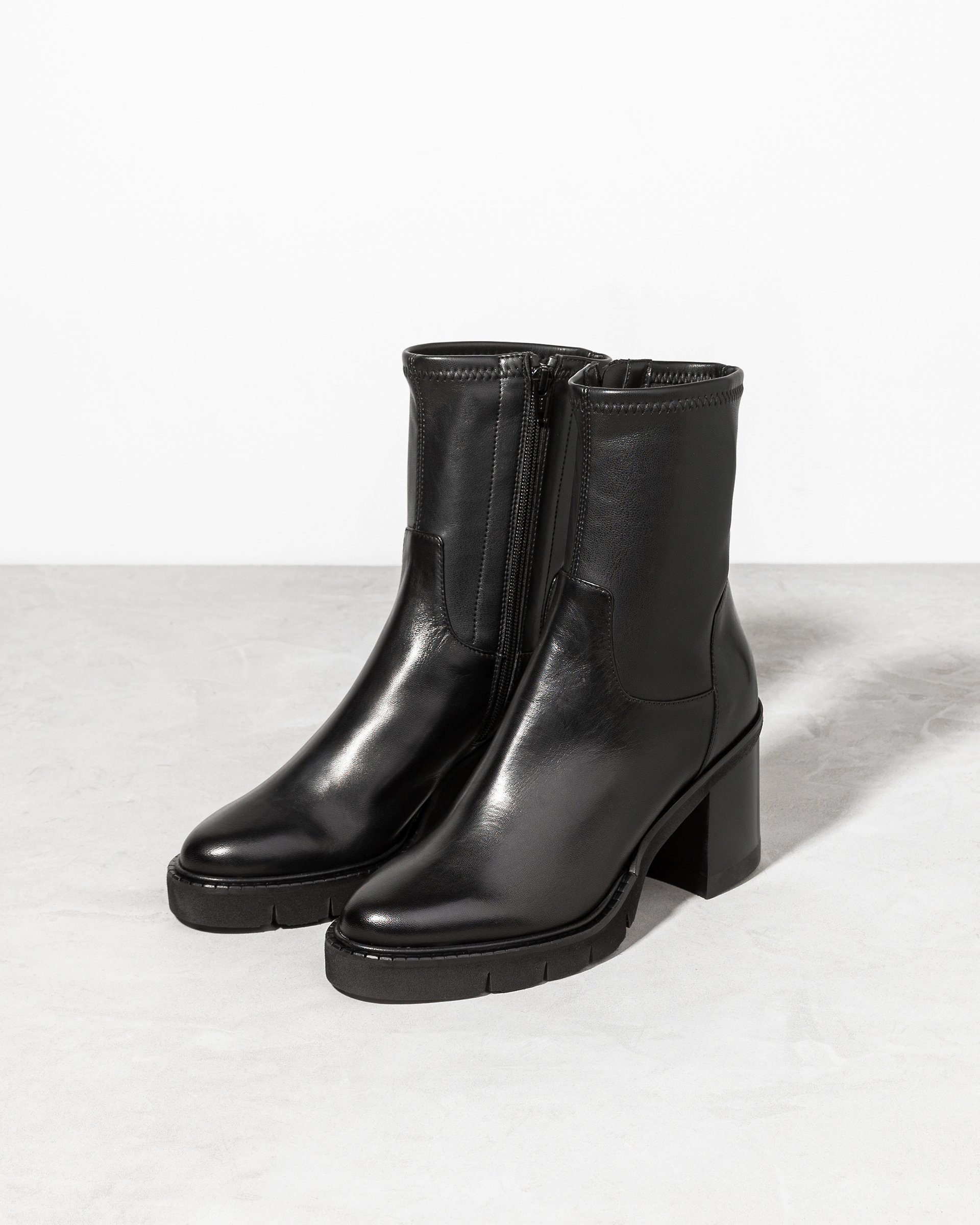 Черные кожаные полусапоги - Image 2 of 4