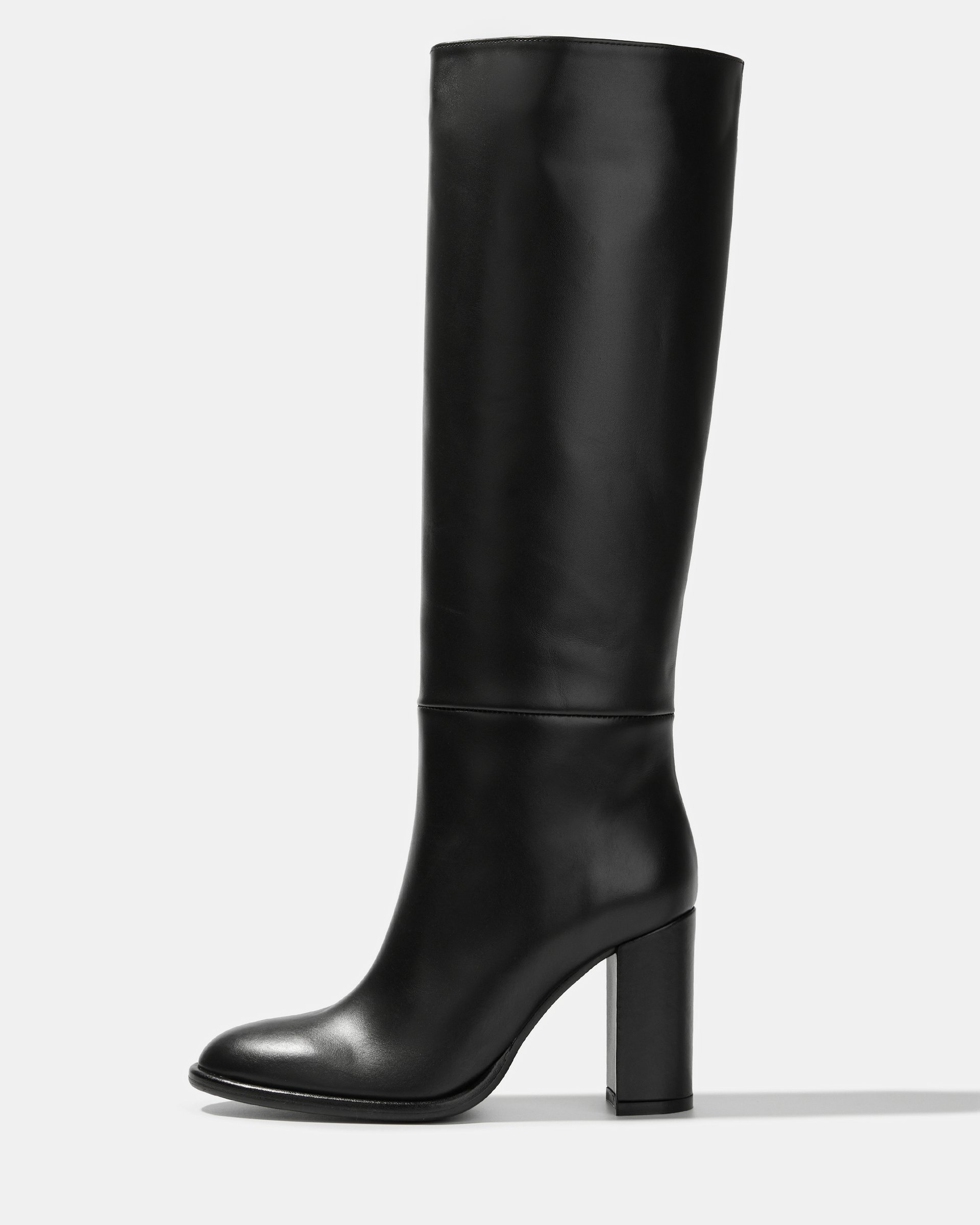 Черные кожаные сапоги - Main image