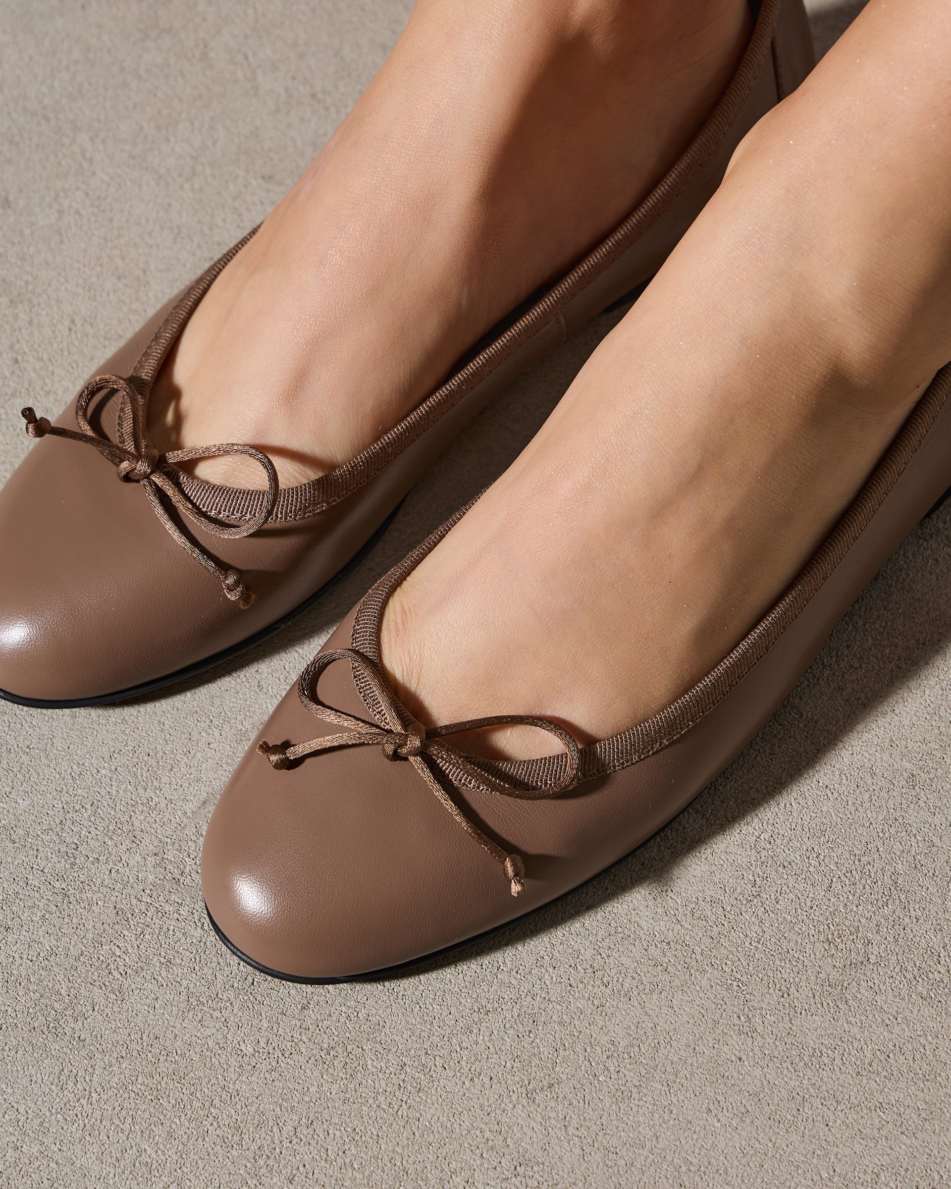 Серые кожаные балетки классического стиля - Image 5 of 6