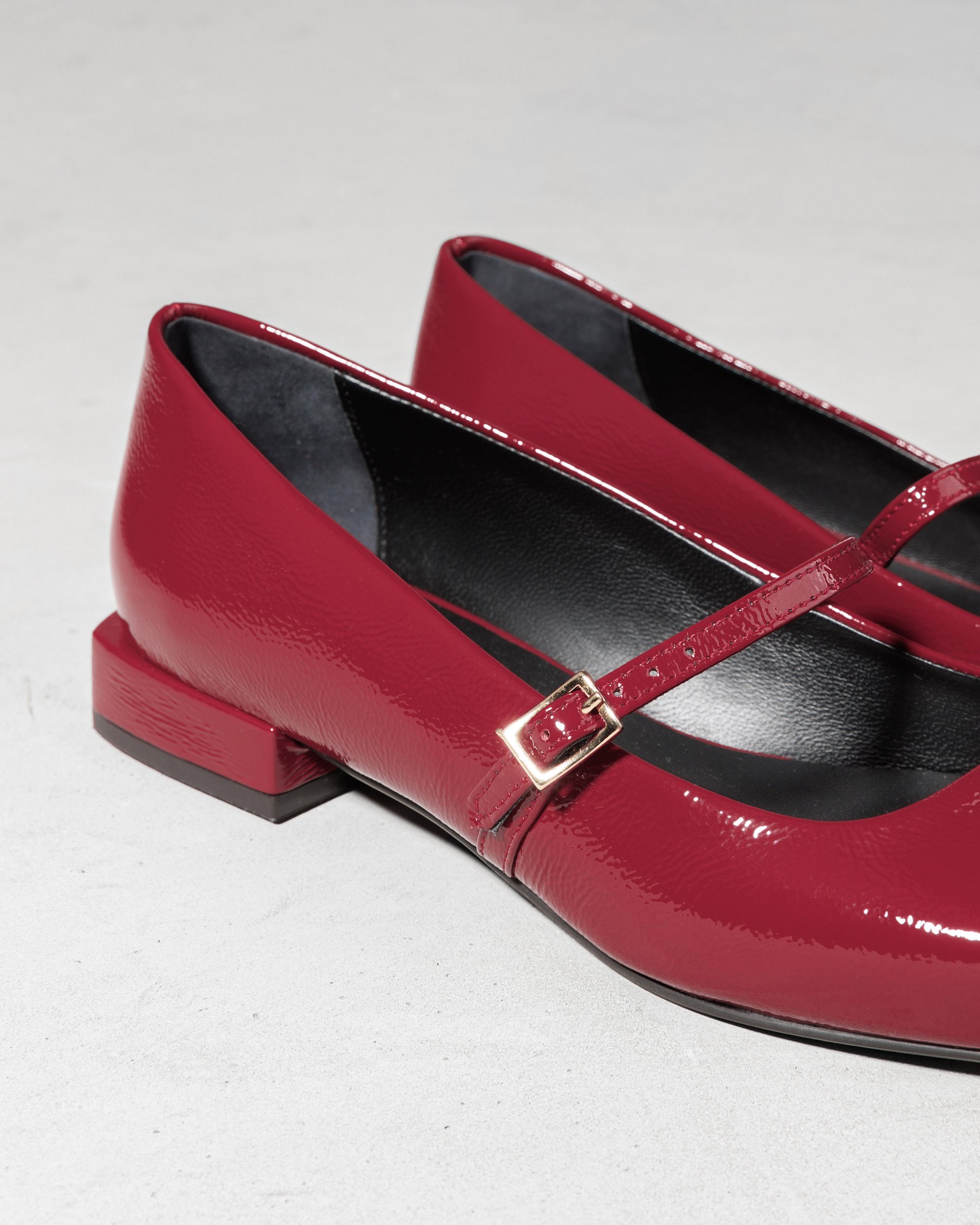 Бордовые лаковые туфли с ремешком - Image 4 of 6
