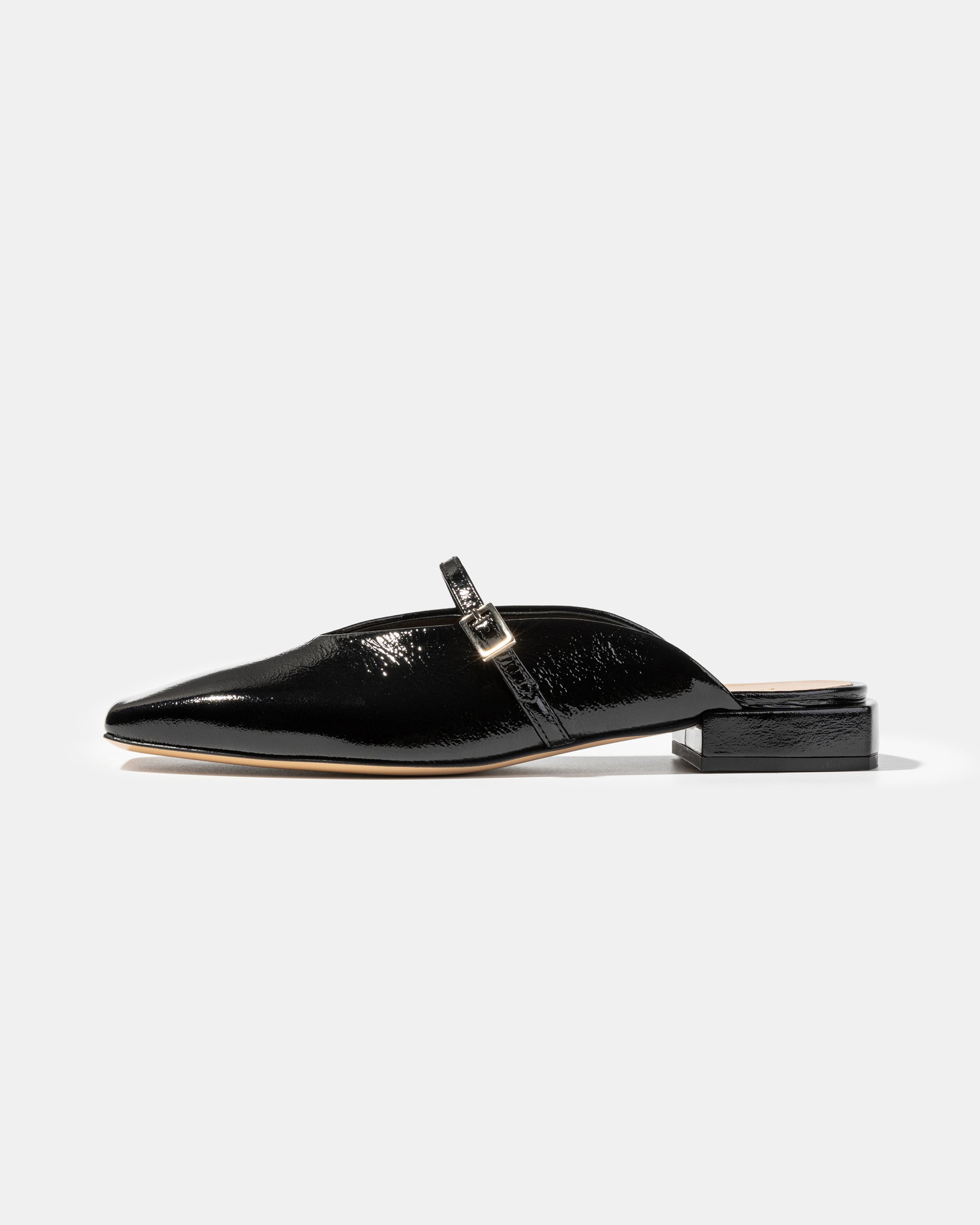Черные лакированные слиперы