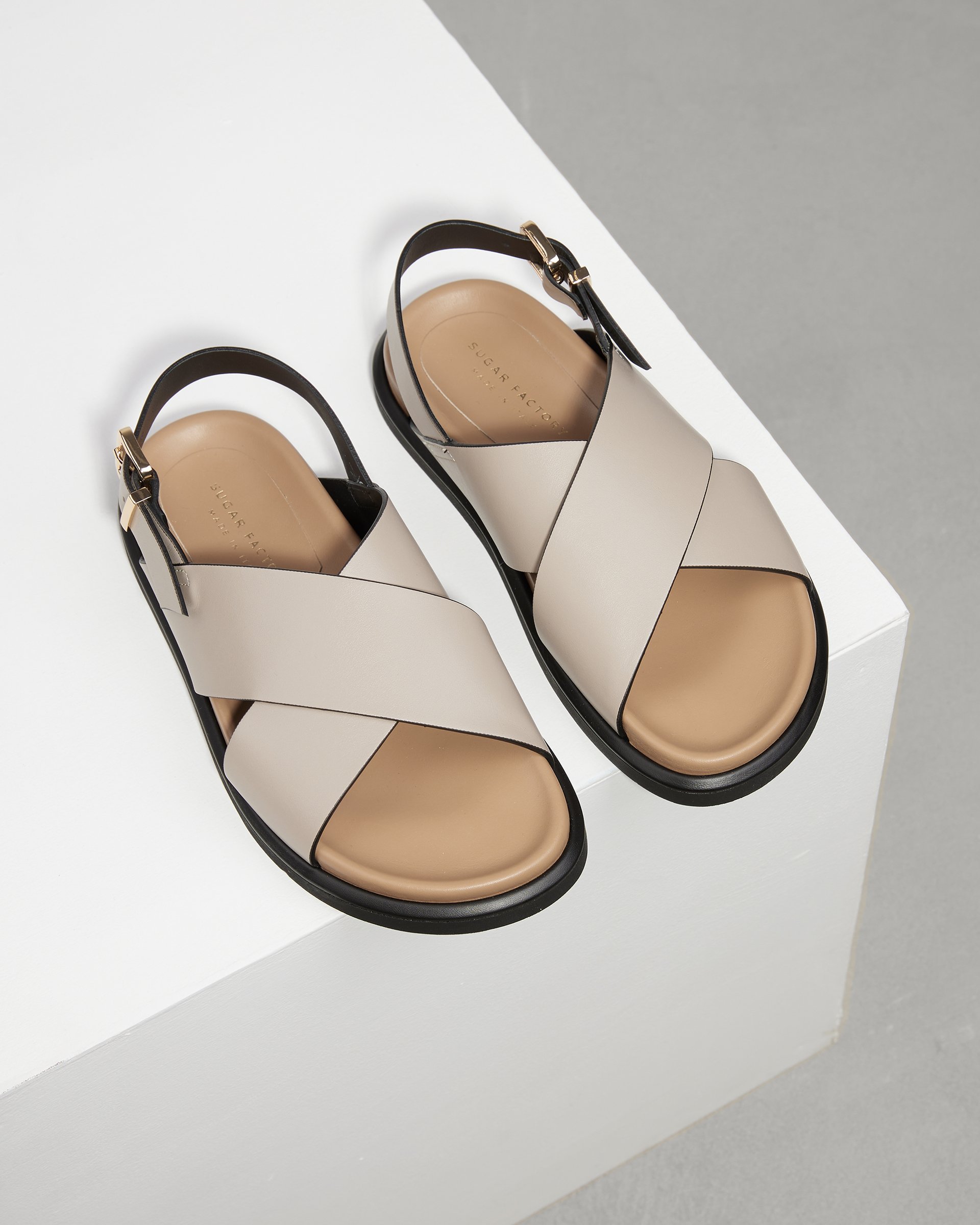 Бежевые кожаные сандалии - Image 2 of 6