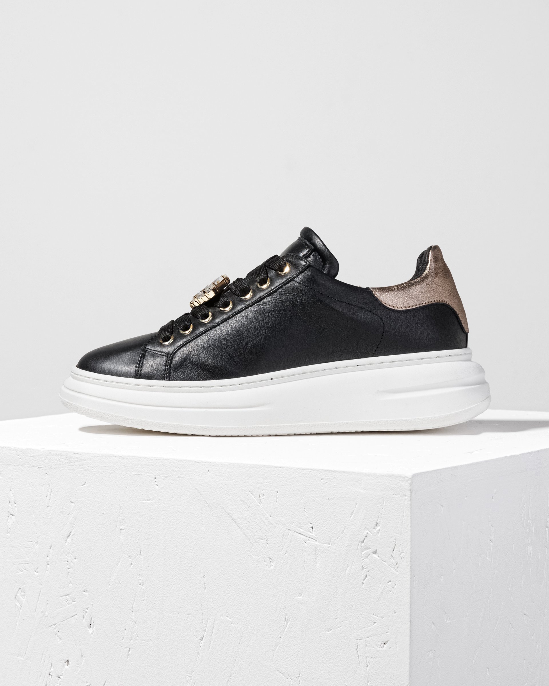 Черные кеды из натуральной кожи - Main image