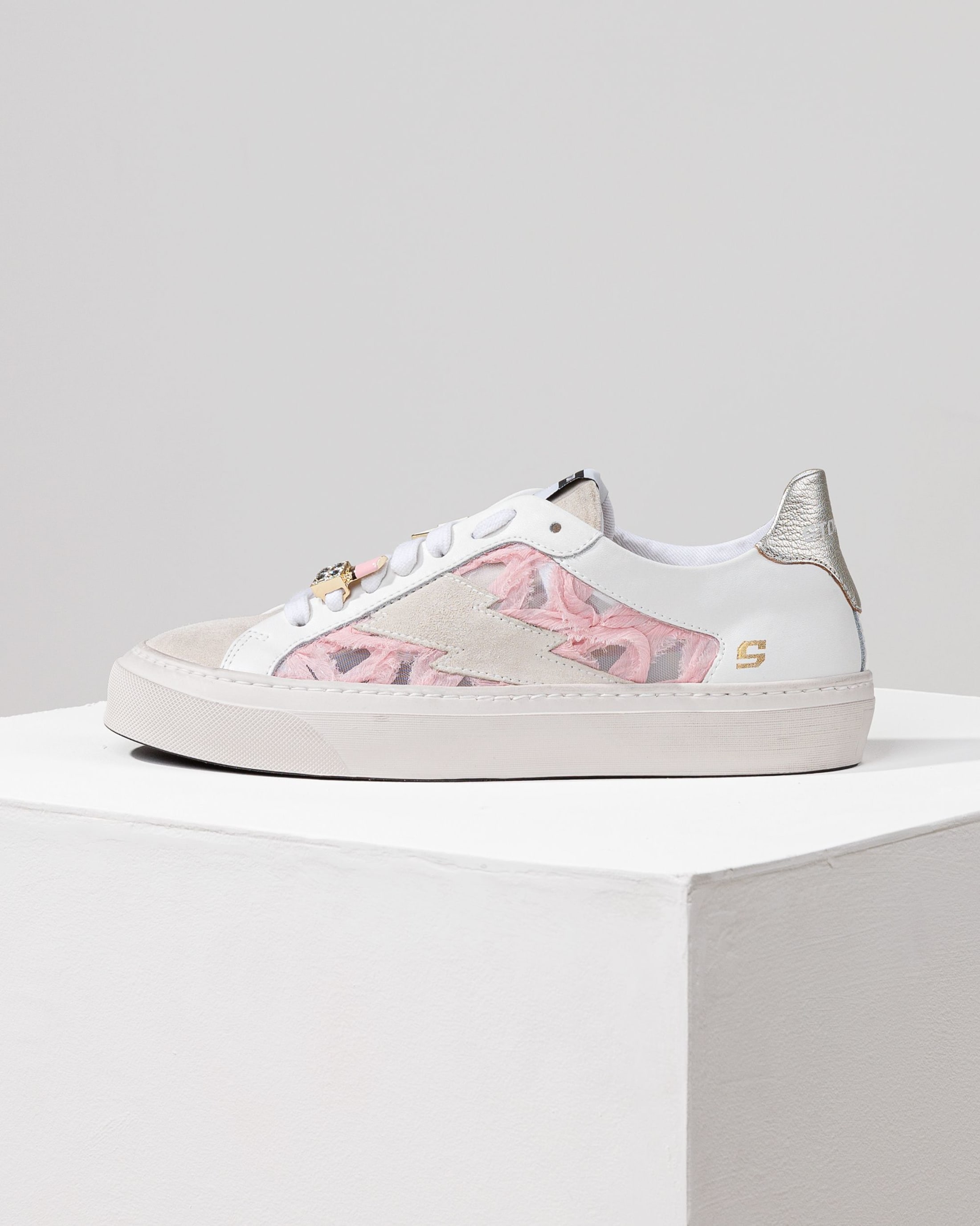 Белые кожаные кеды