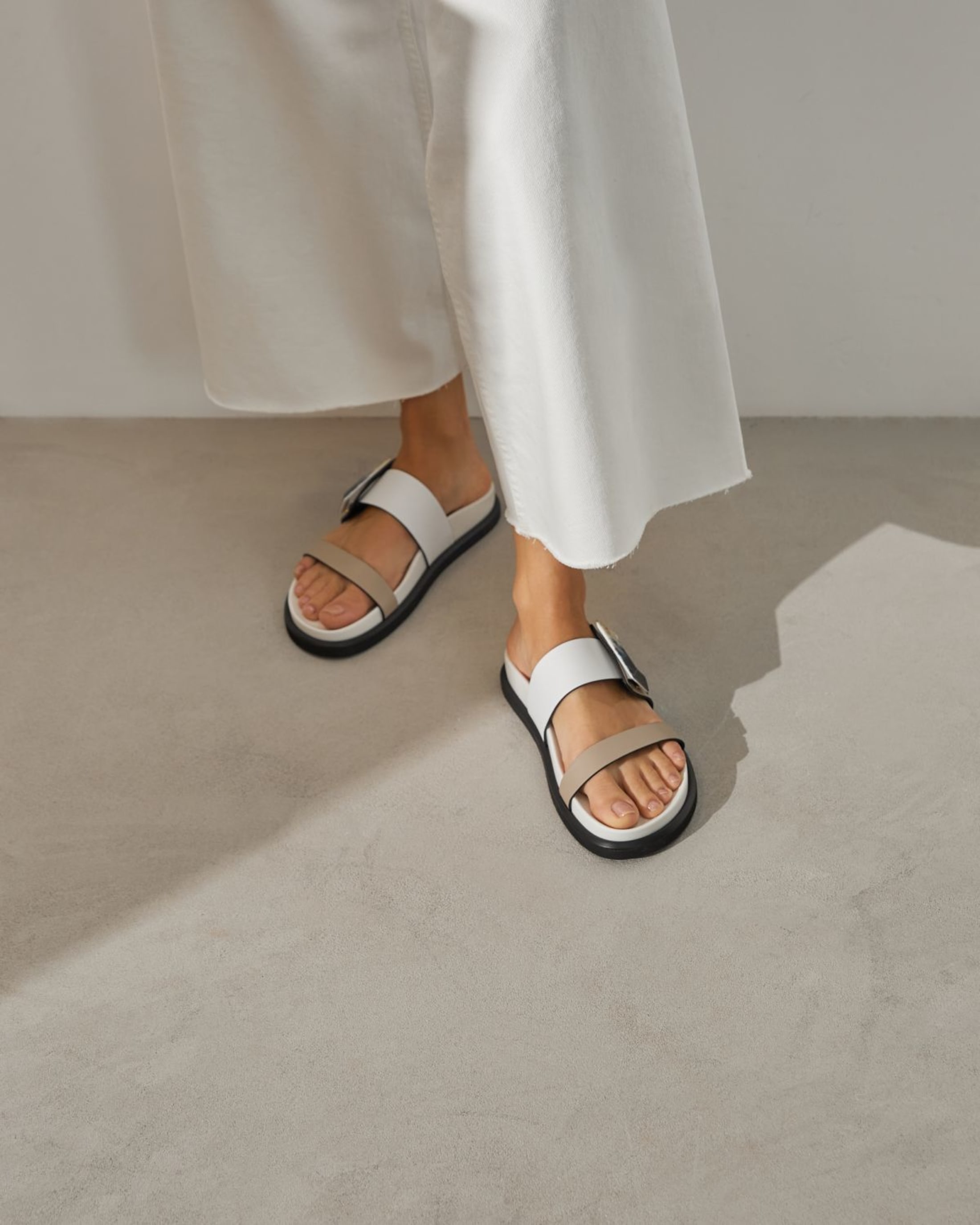 Белые кожаные шлепанцы - Image 7 of 7