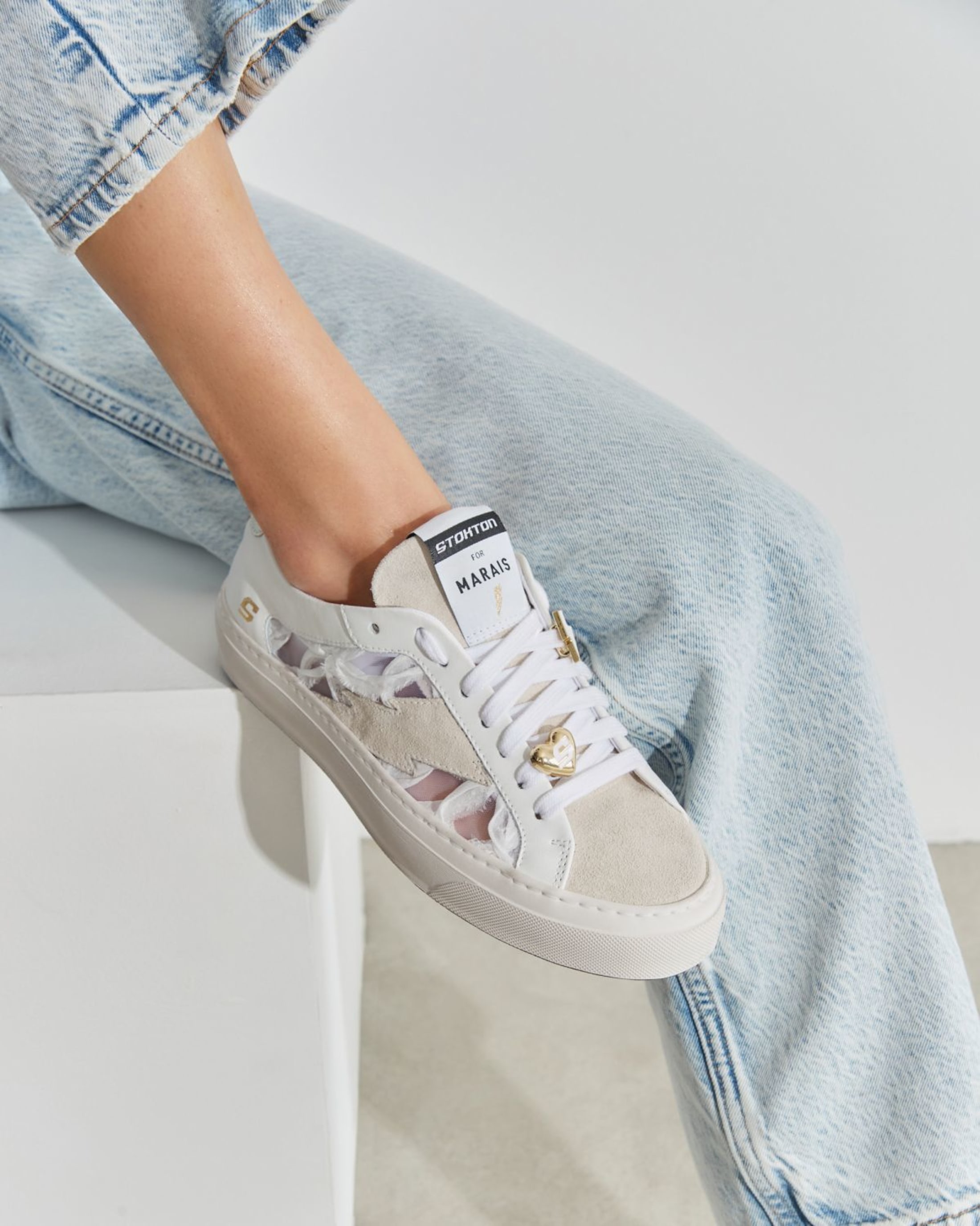 Белые кожаные кеды