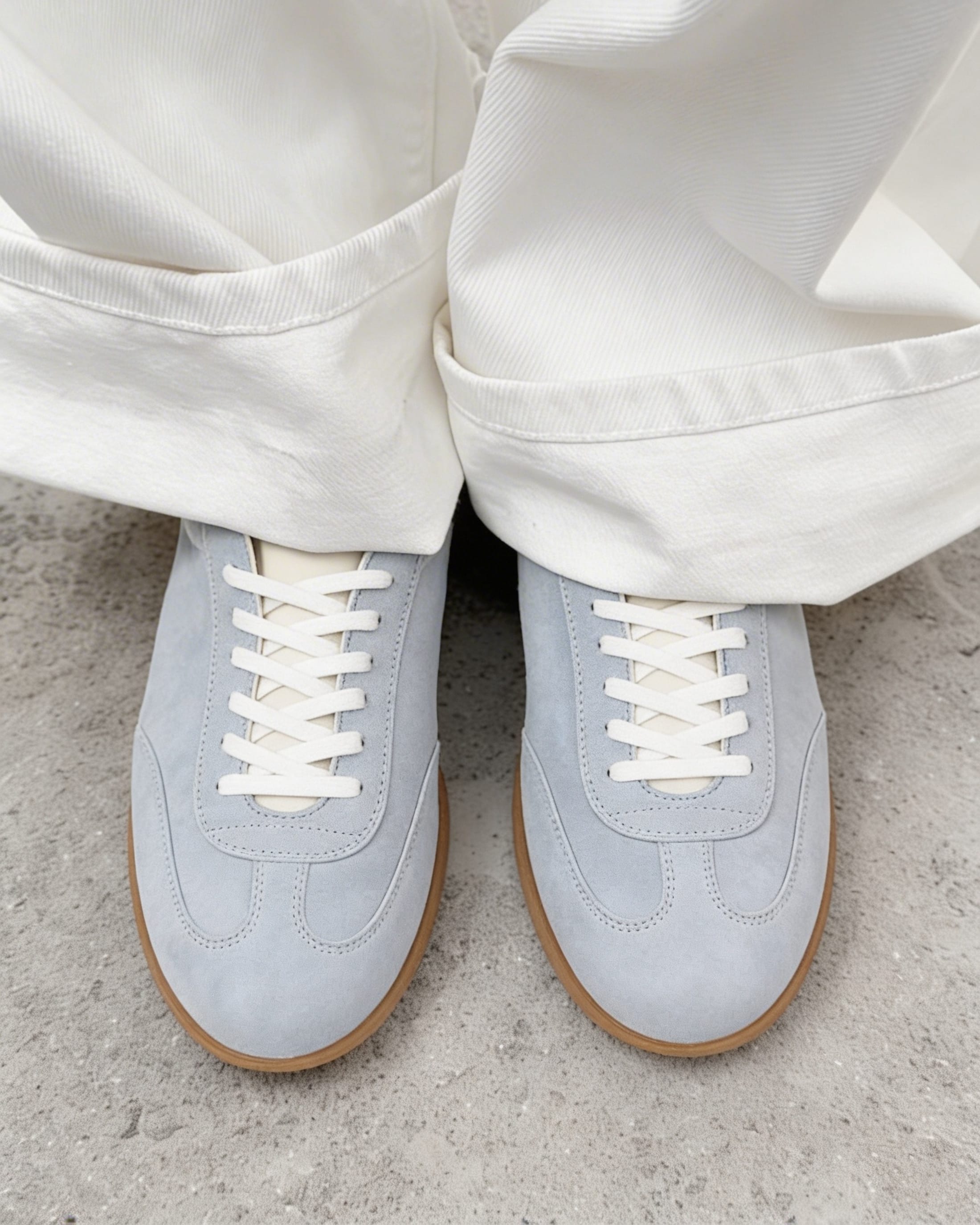 Голубые замшевые кеды