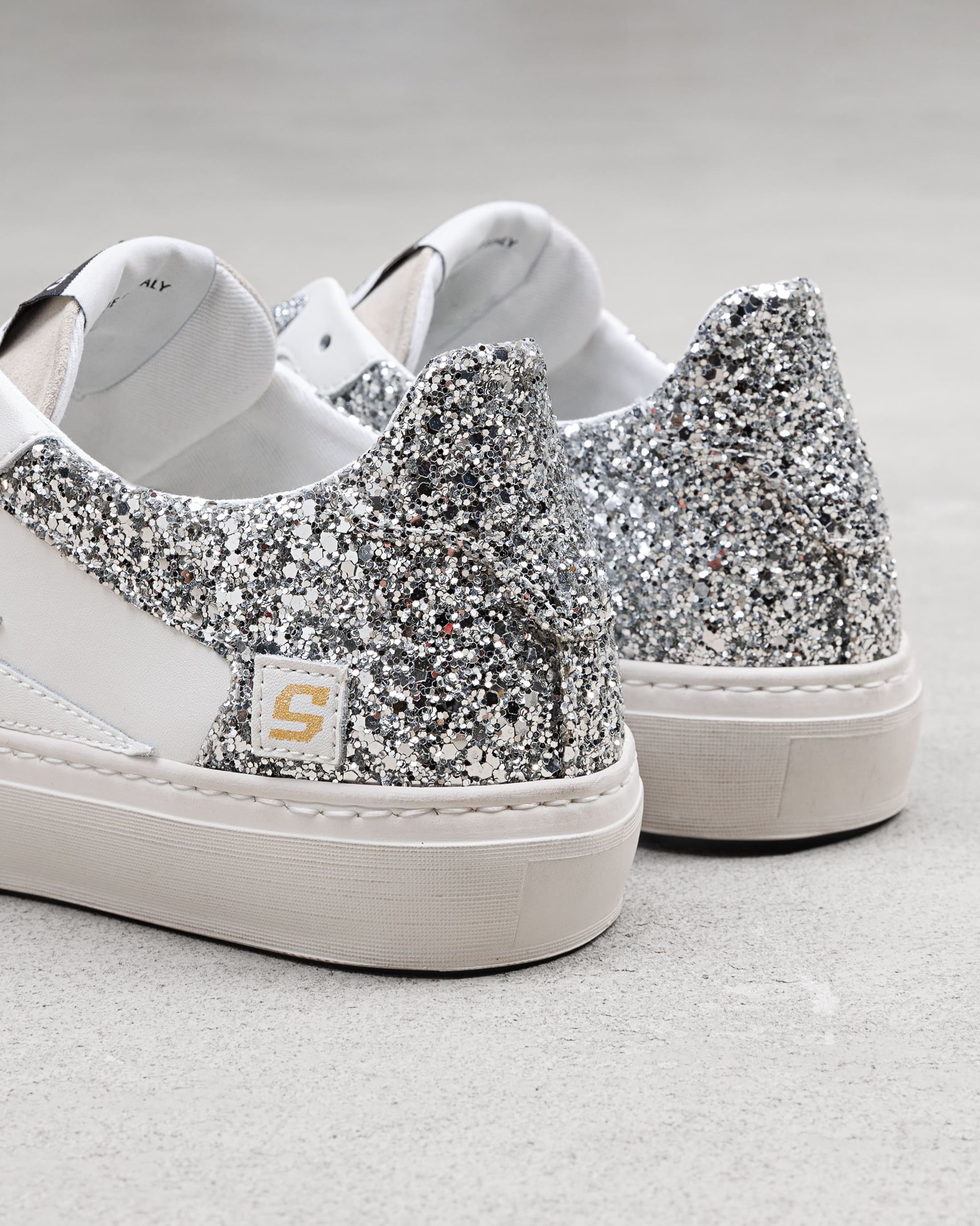 Белые кожаные кеды