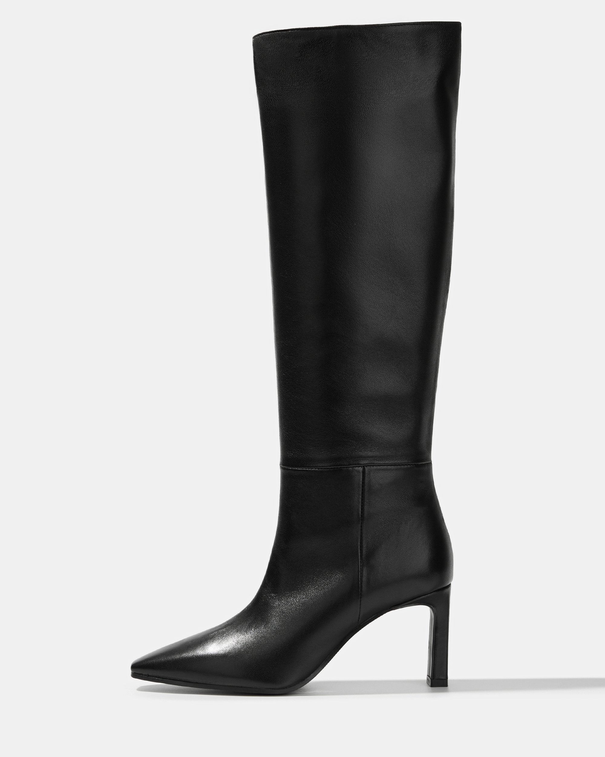 Черные сапоги из натуральной кожи