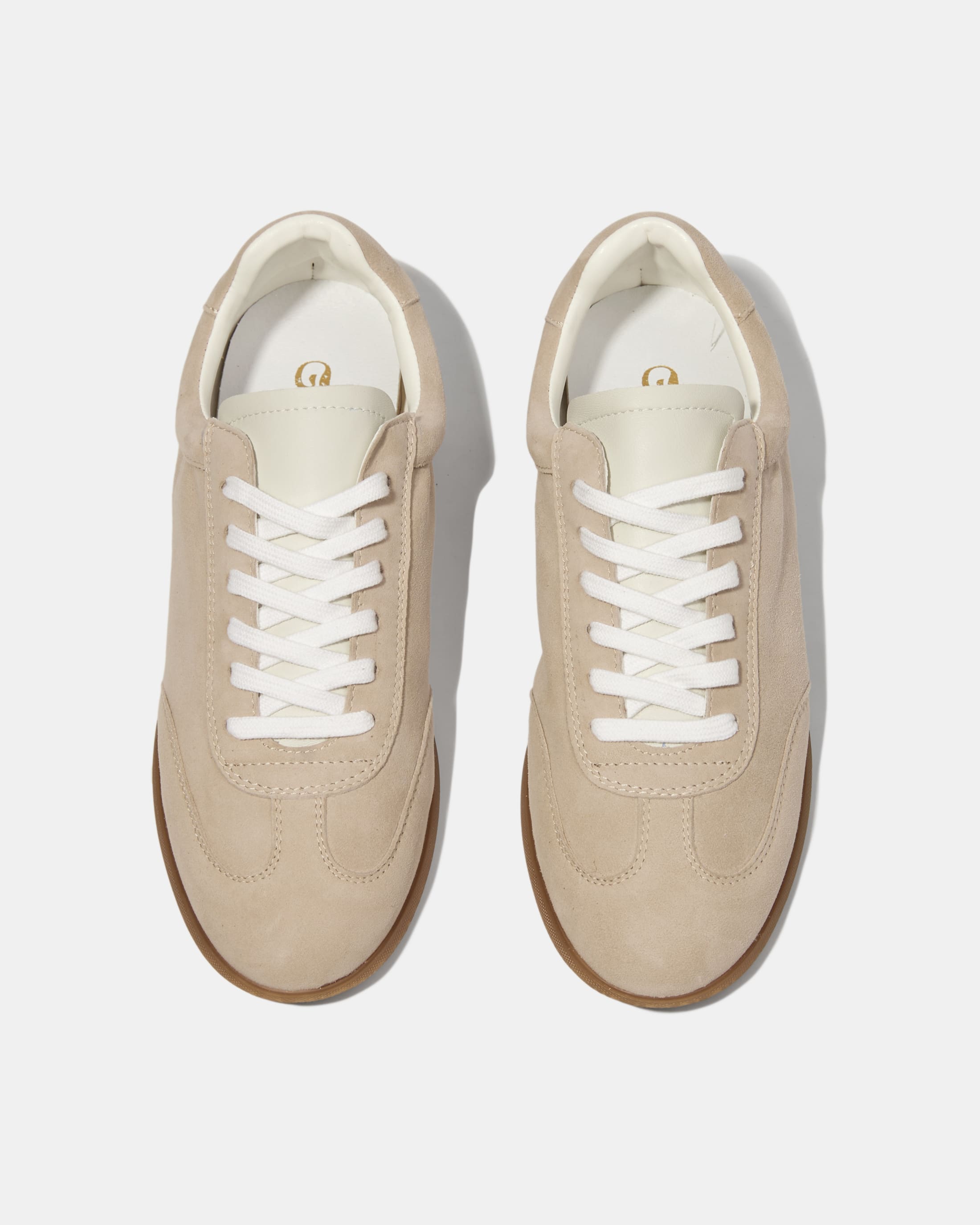 Бежевые замшевые кеды