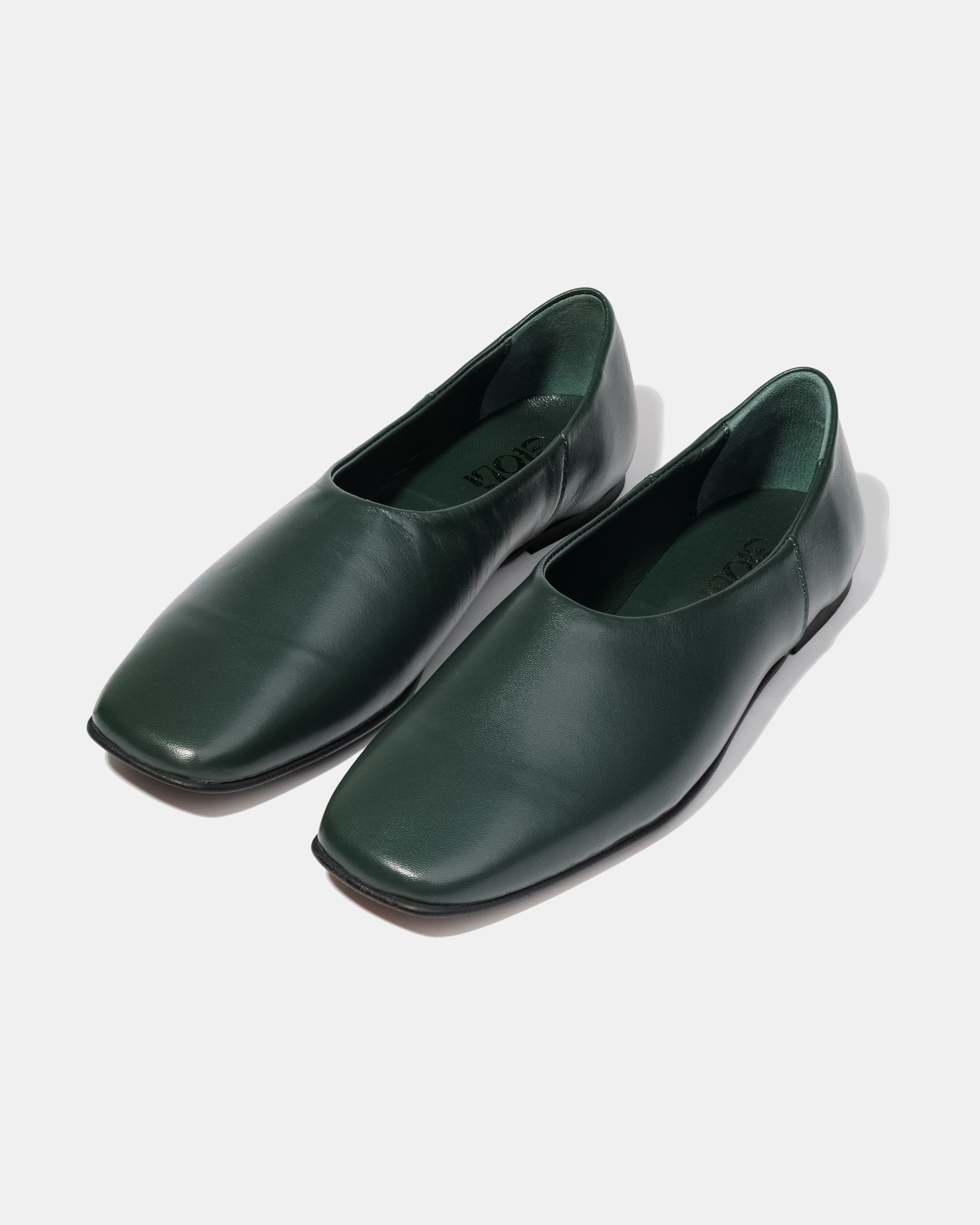 Темно-зеленые женские туфли из натуральной кожи