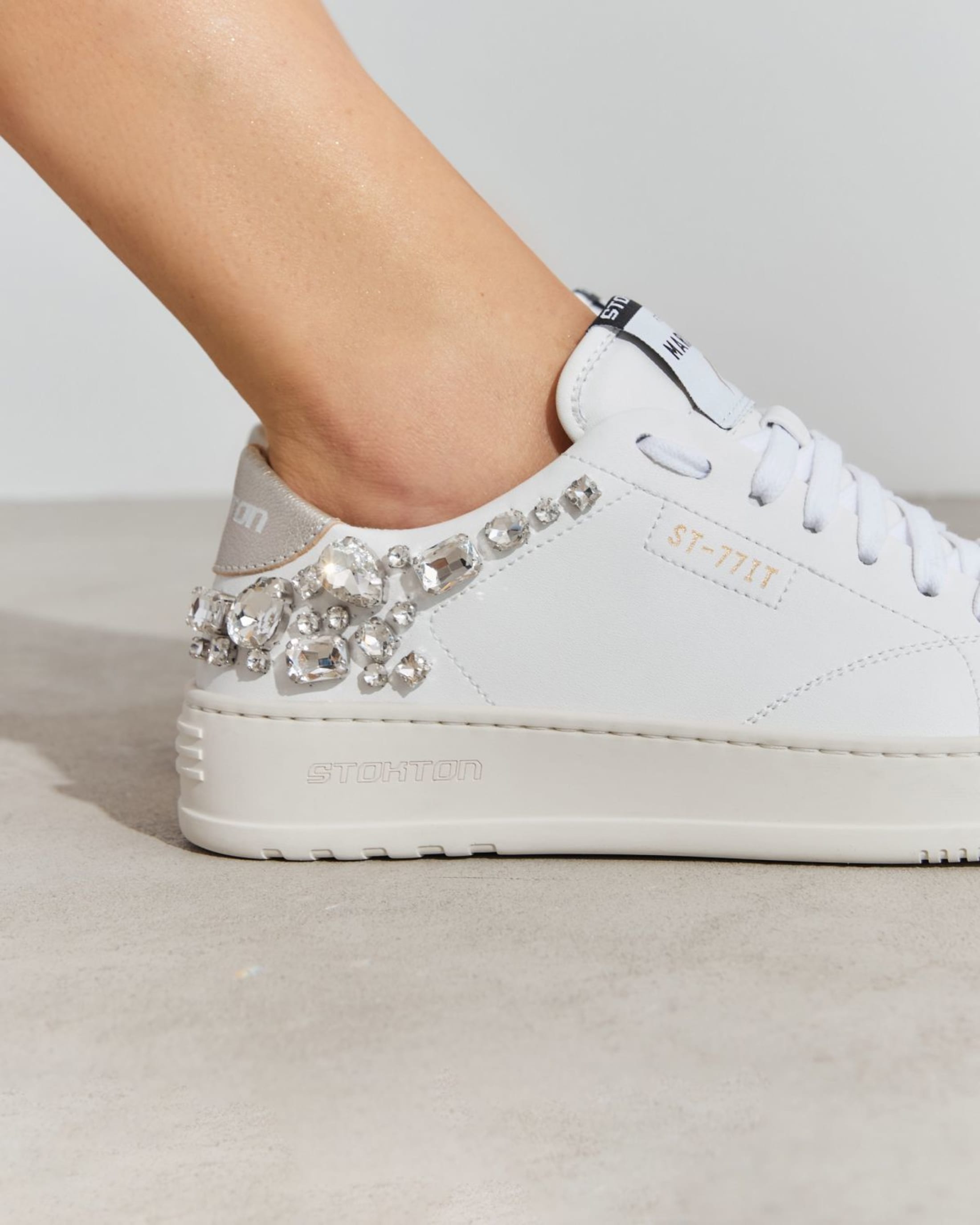 Белые кожаные кеды