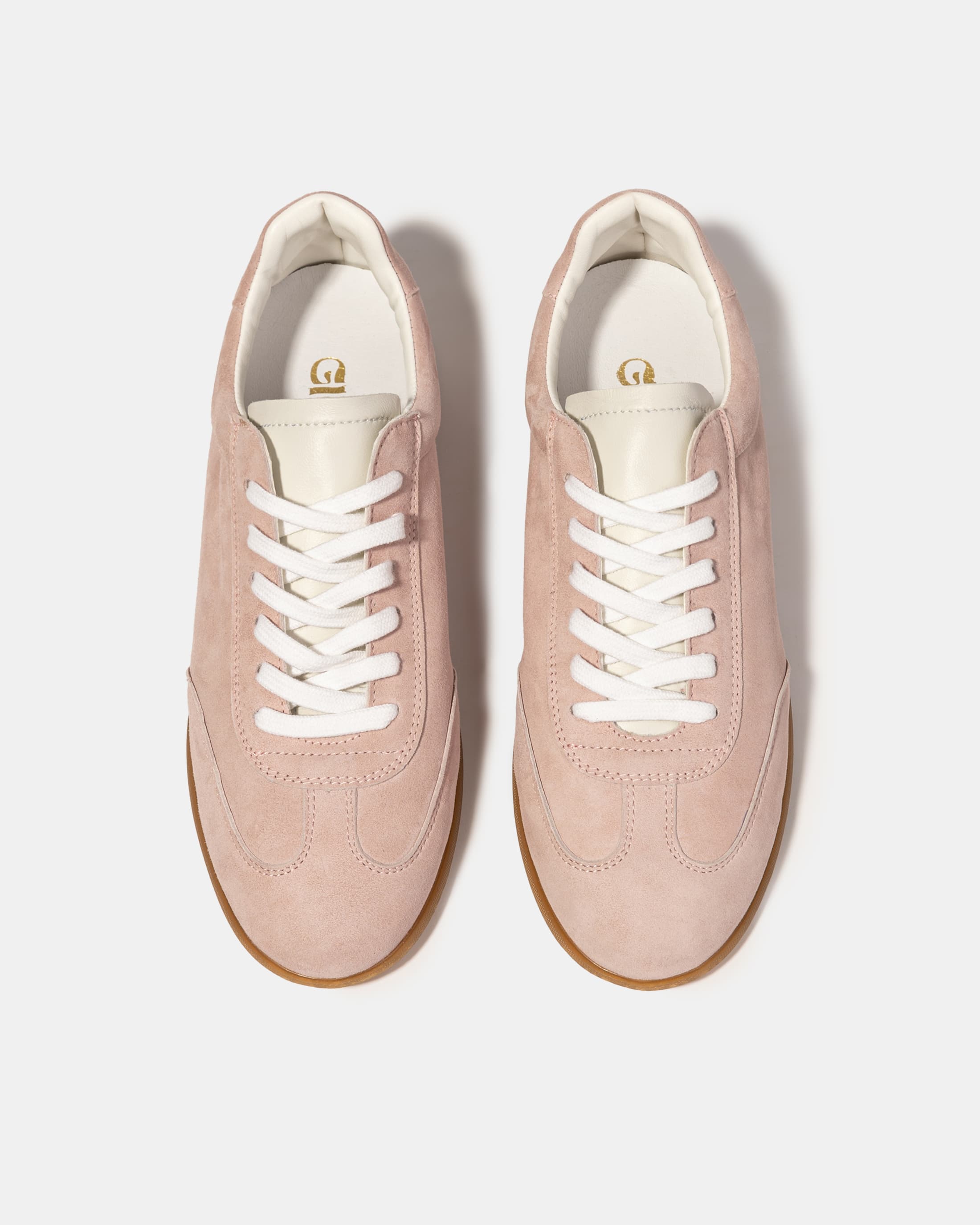 Розовые замшевые кеды