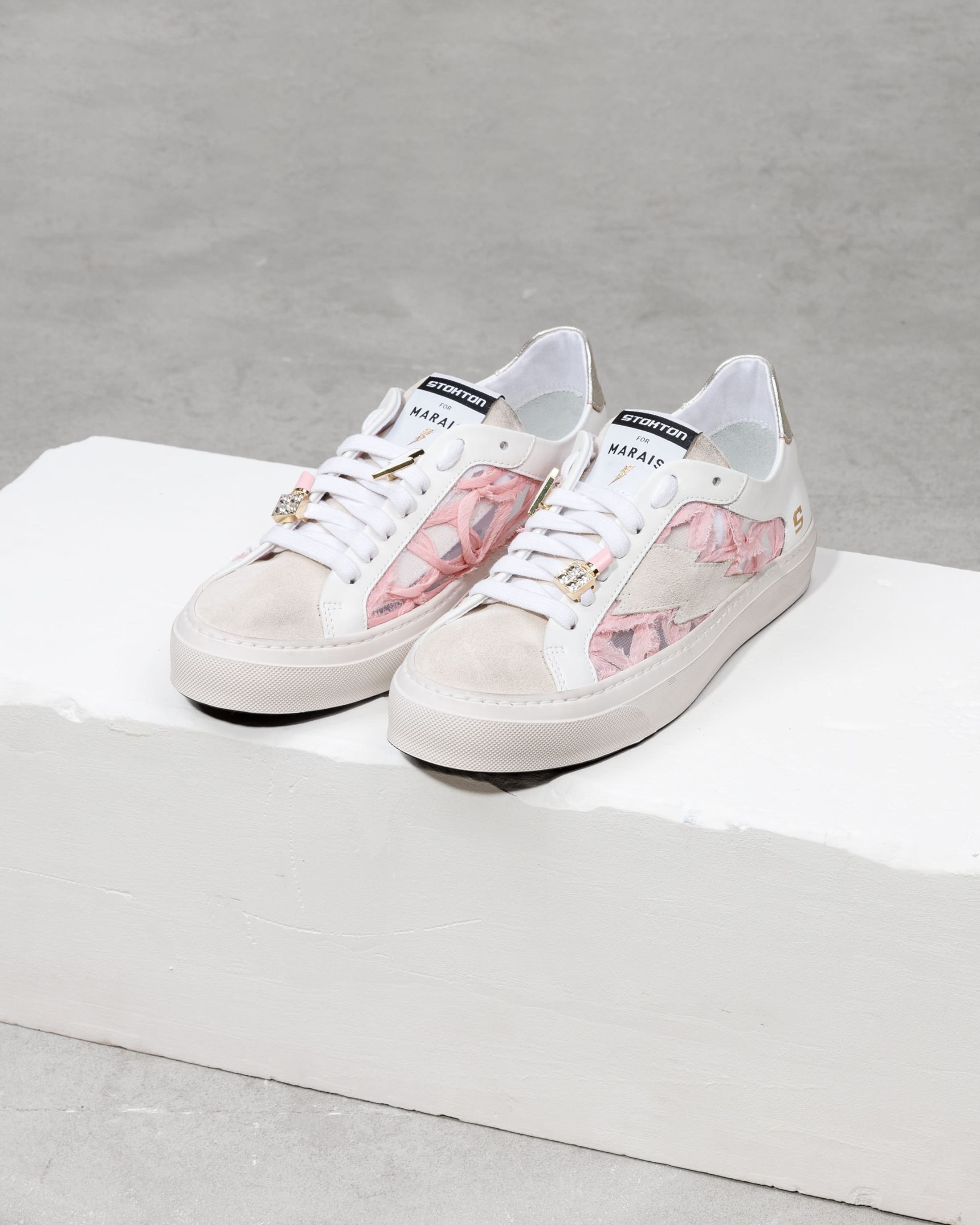 Белые кожаные кеды