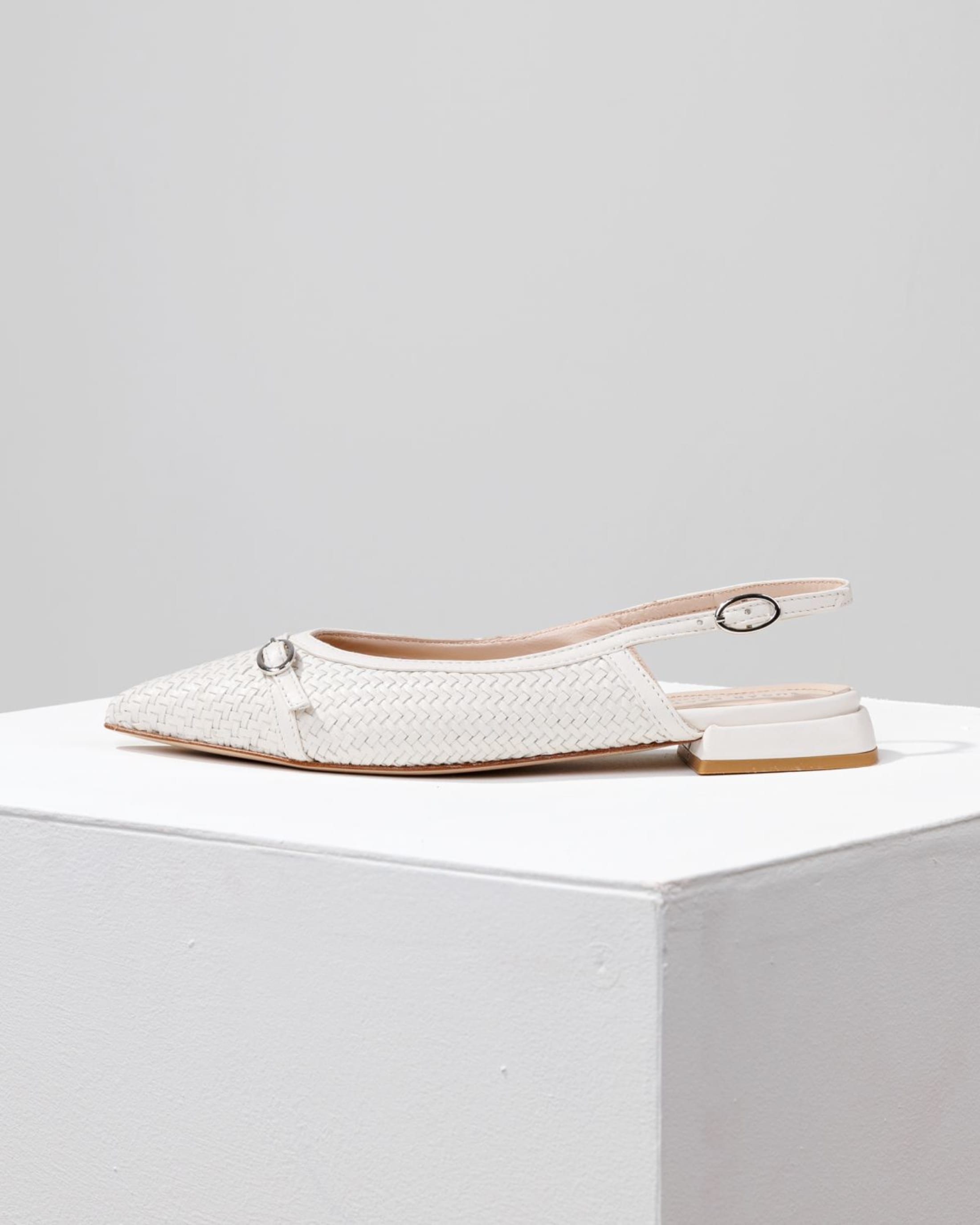 Белые кожаные туфли - Main image