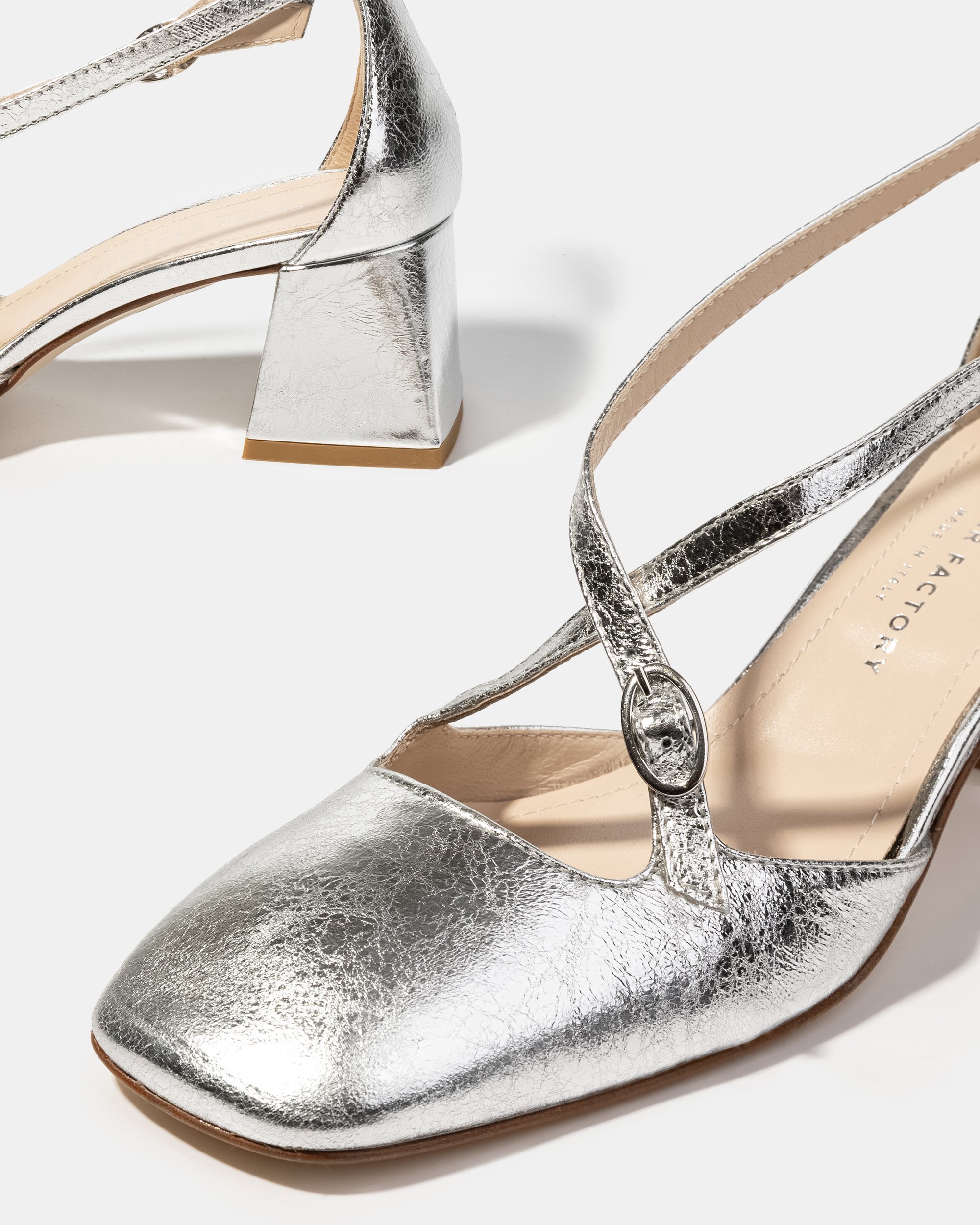 Серебристые кожаные туфли с ремешками - Image 4 of 5