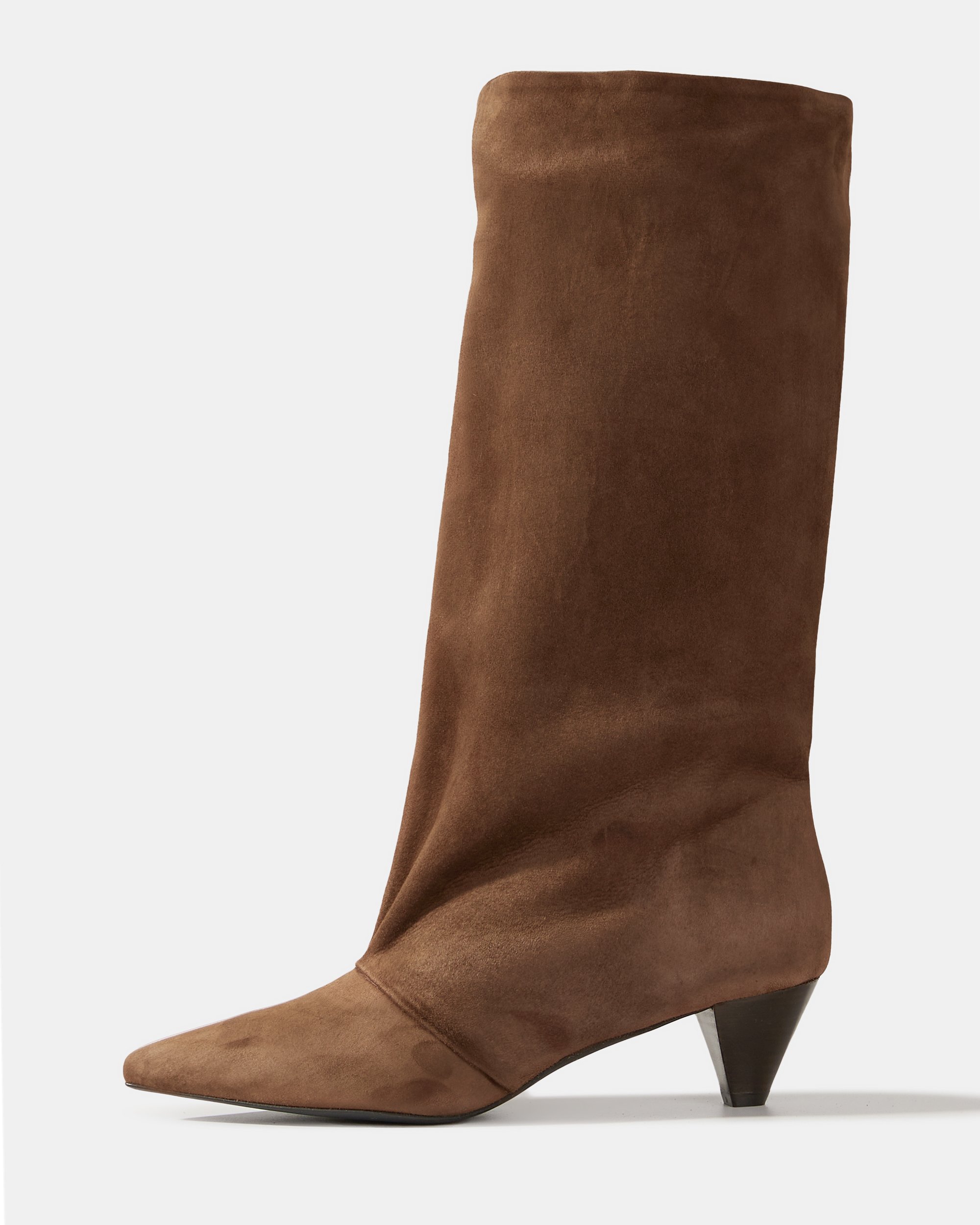 Коричневые сапоги из замши