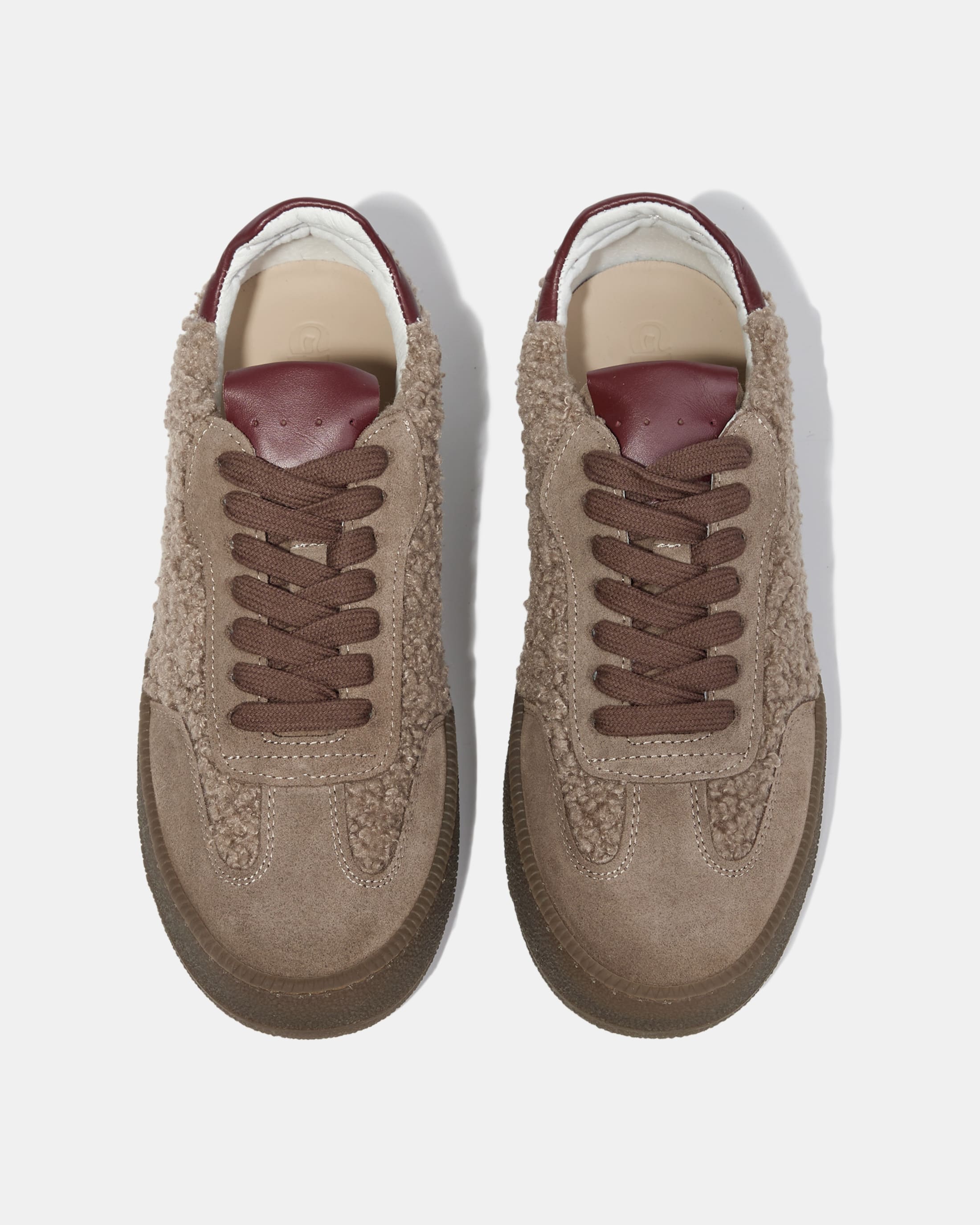 Серо-бежевые кроссовки