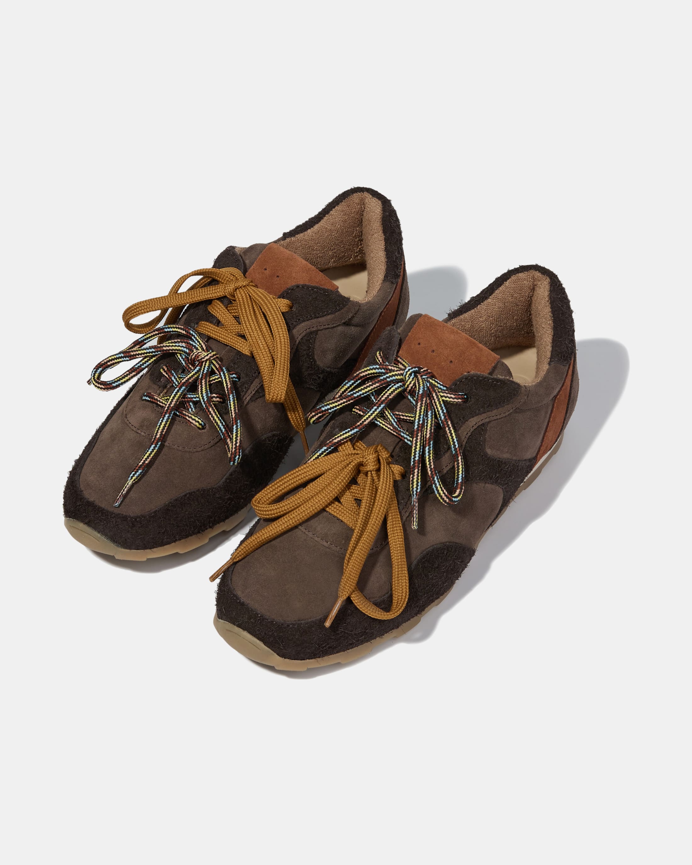 Замшевые кроссовки в стиле casual