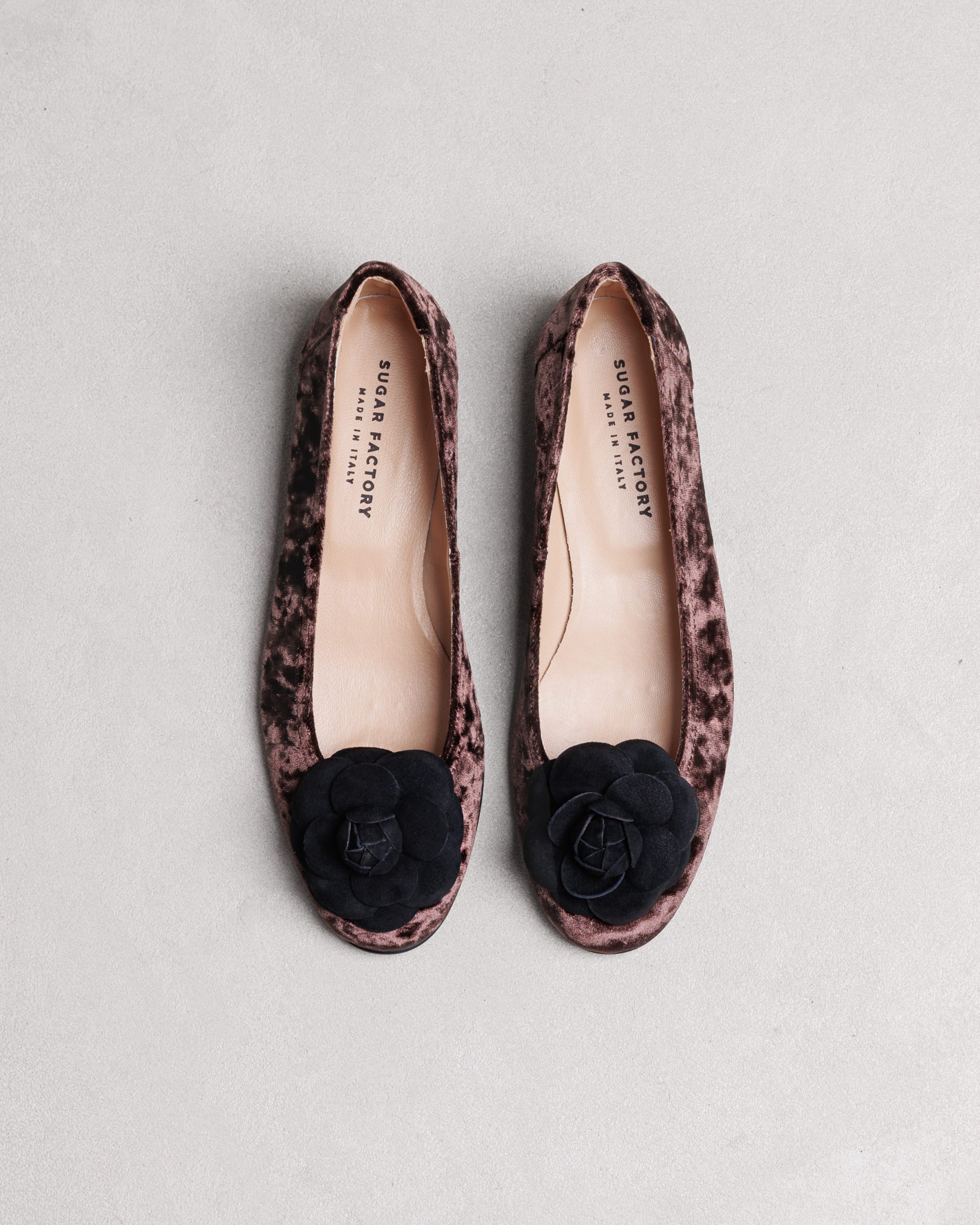 Темно-шоколадные бархатные туфли - Image 2 of 6