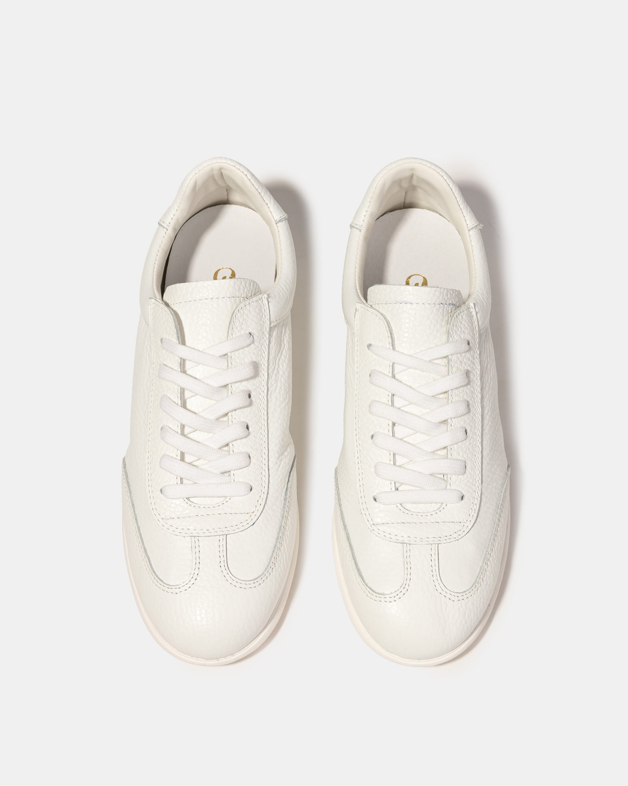 Белые кожаные кеды