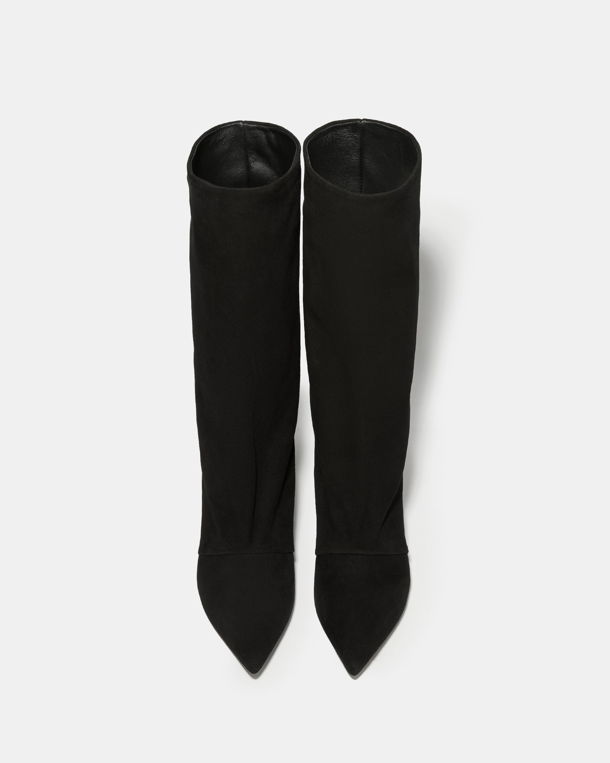 Черные замшевые сапоги