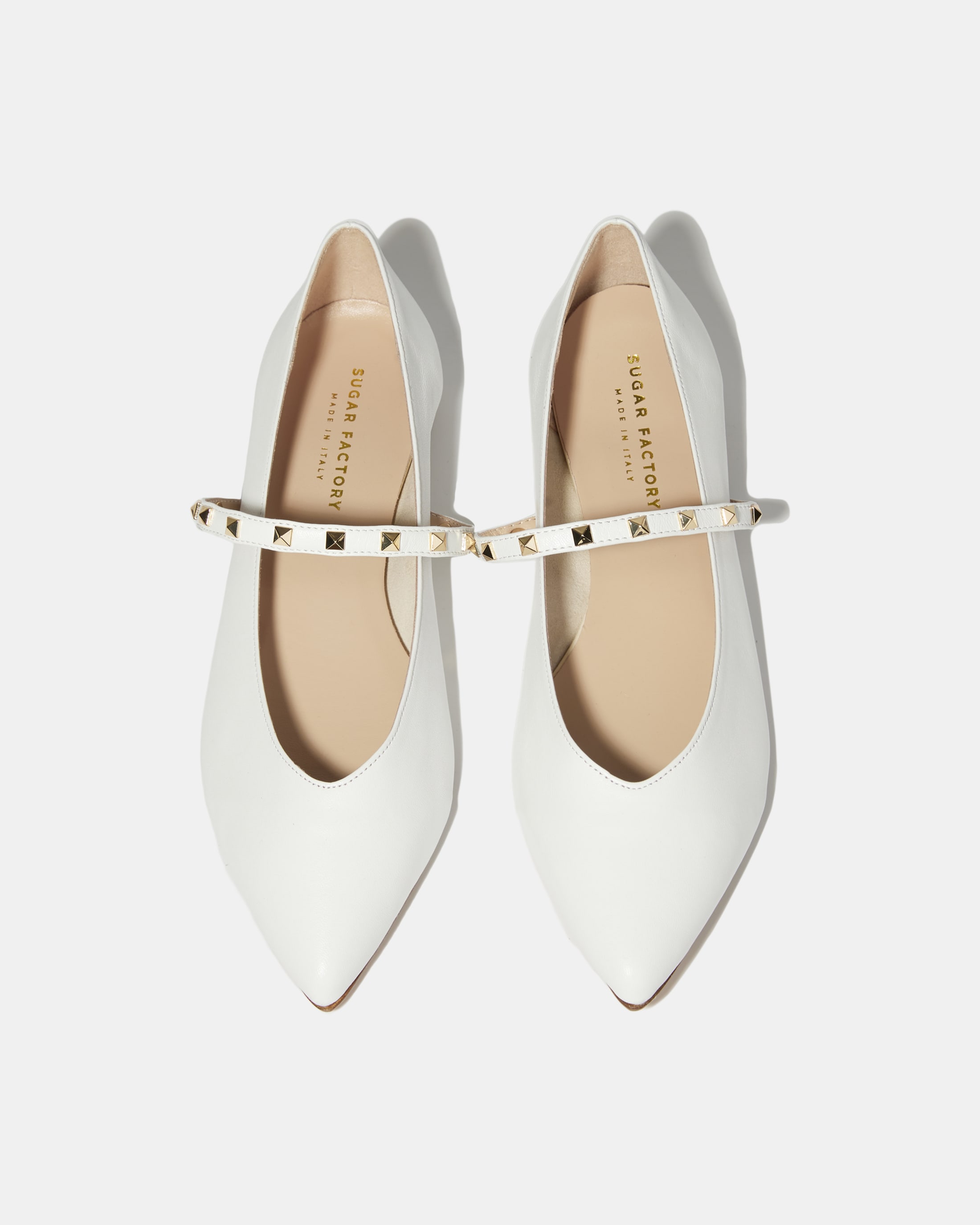 Белые туфли из натуральной кожи