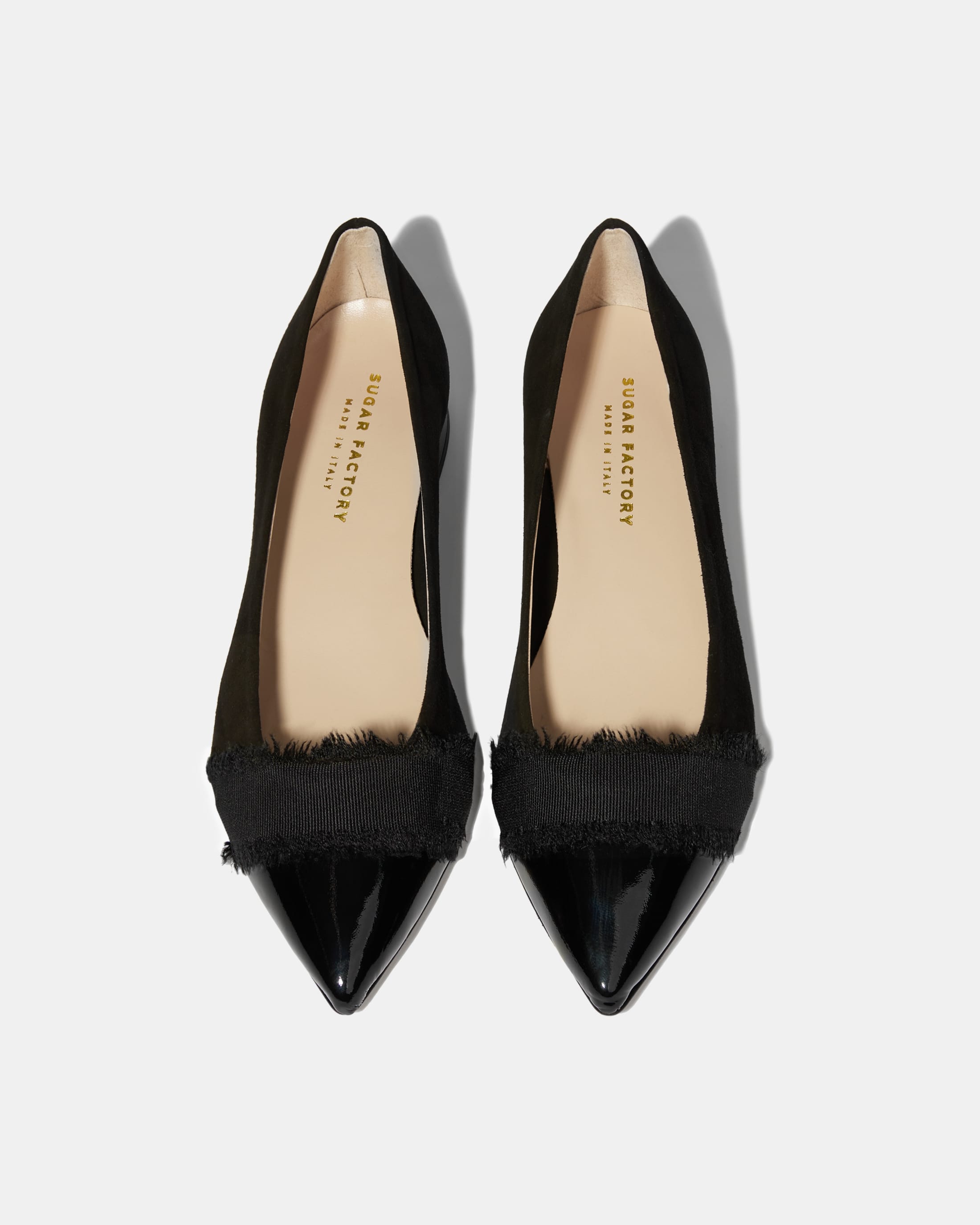 Черные туфли на низком каблуке 