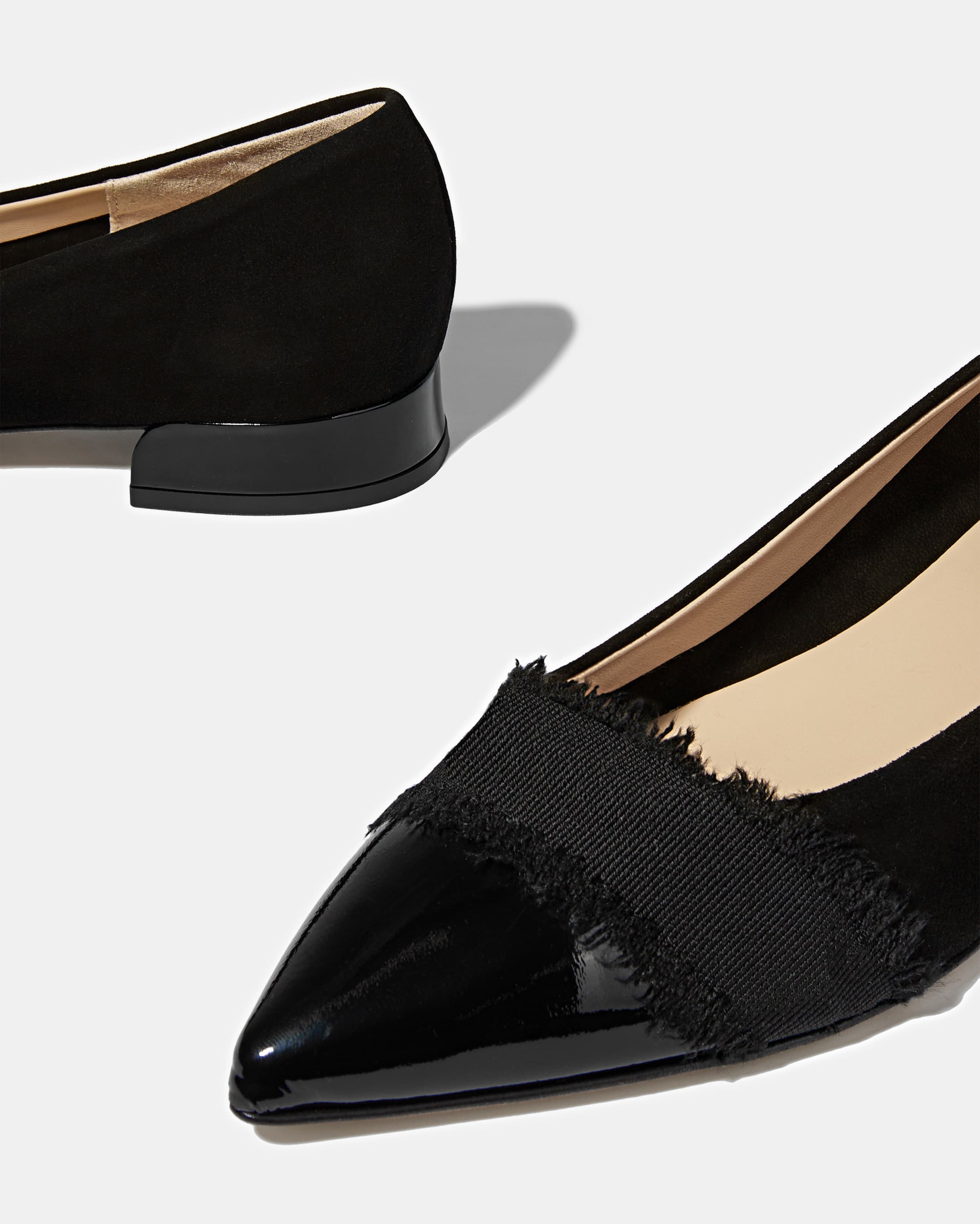 Черные туфли на низком каблуке 