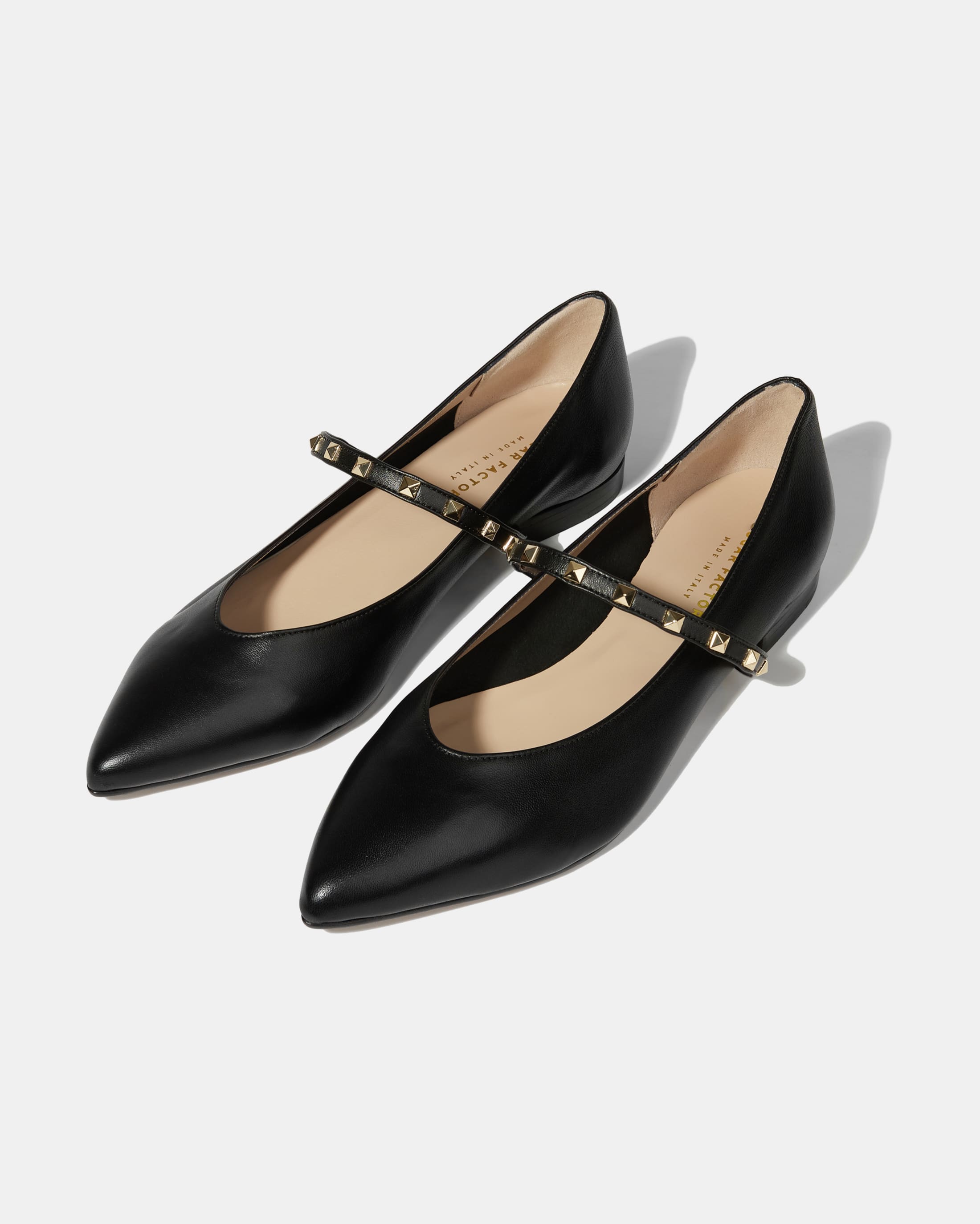 Черные кожаные балетки с ремешком 