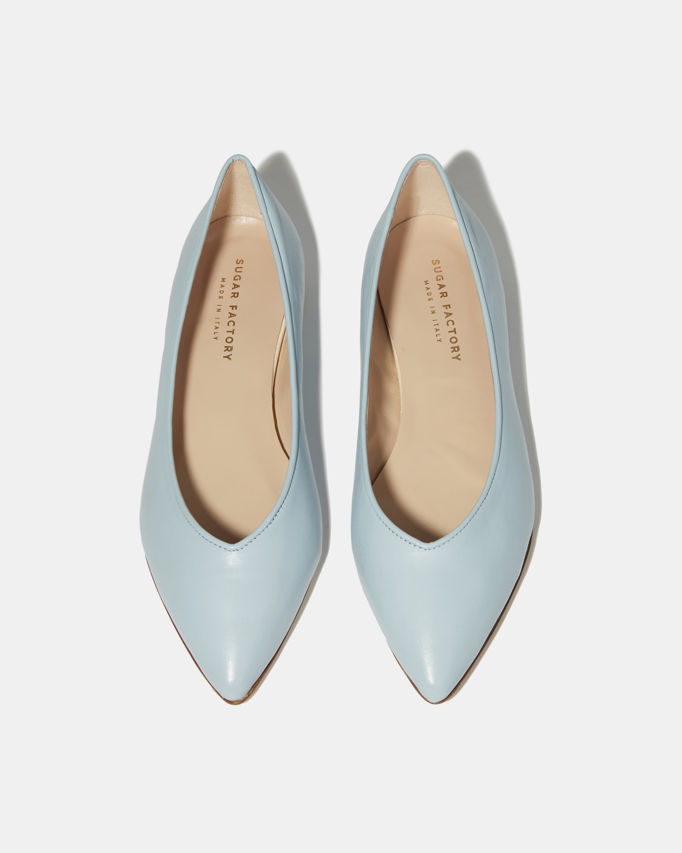 Голубые балетки из натуральной кожи классического стиля