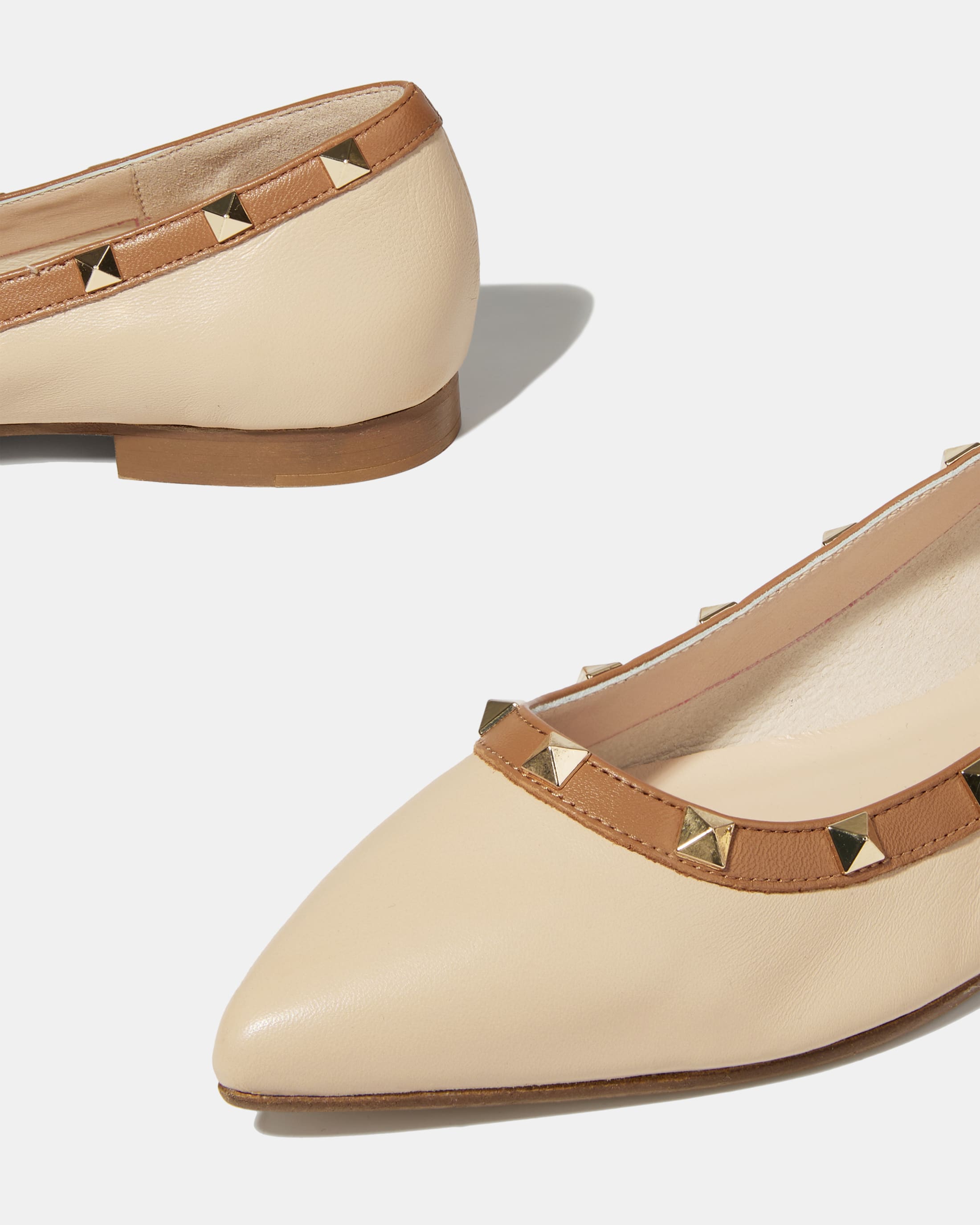 Бежевые балетки из натуральной кожи 