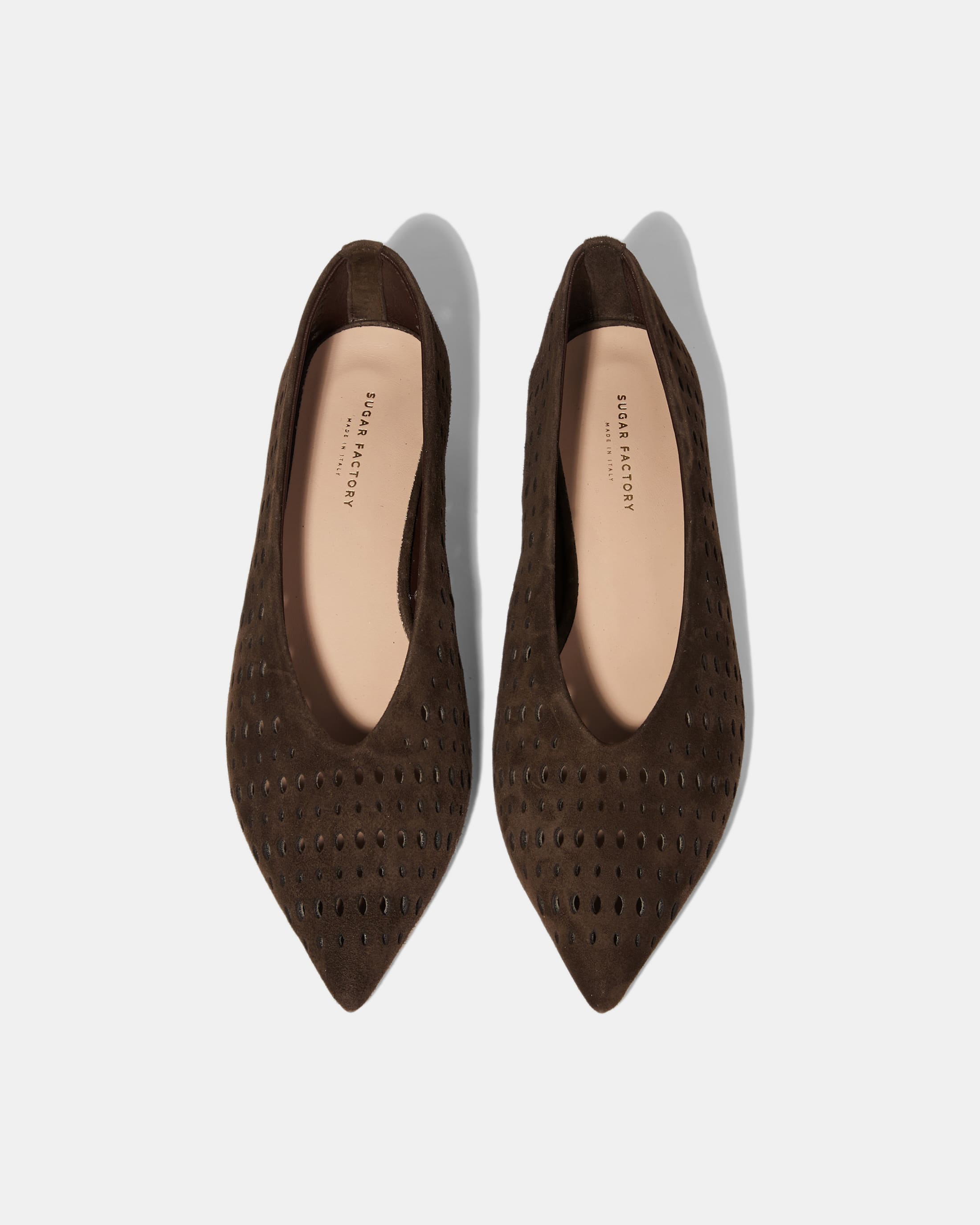 Темно-коричневые замшевые туфли с перфорацией